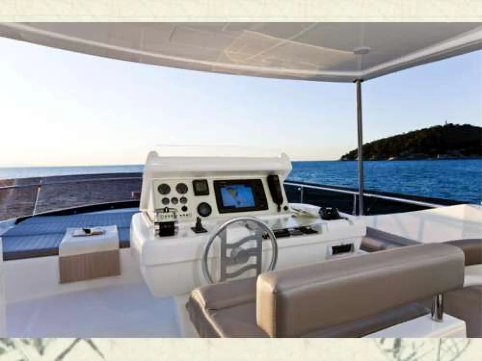 Ferretti 750 — 5/17