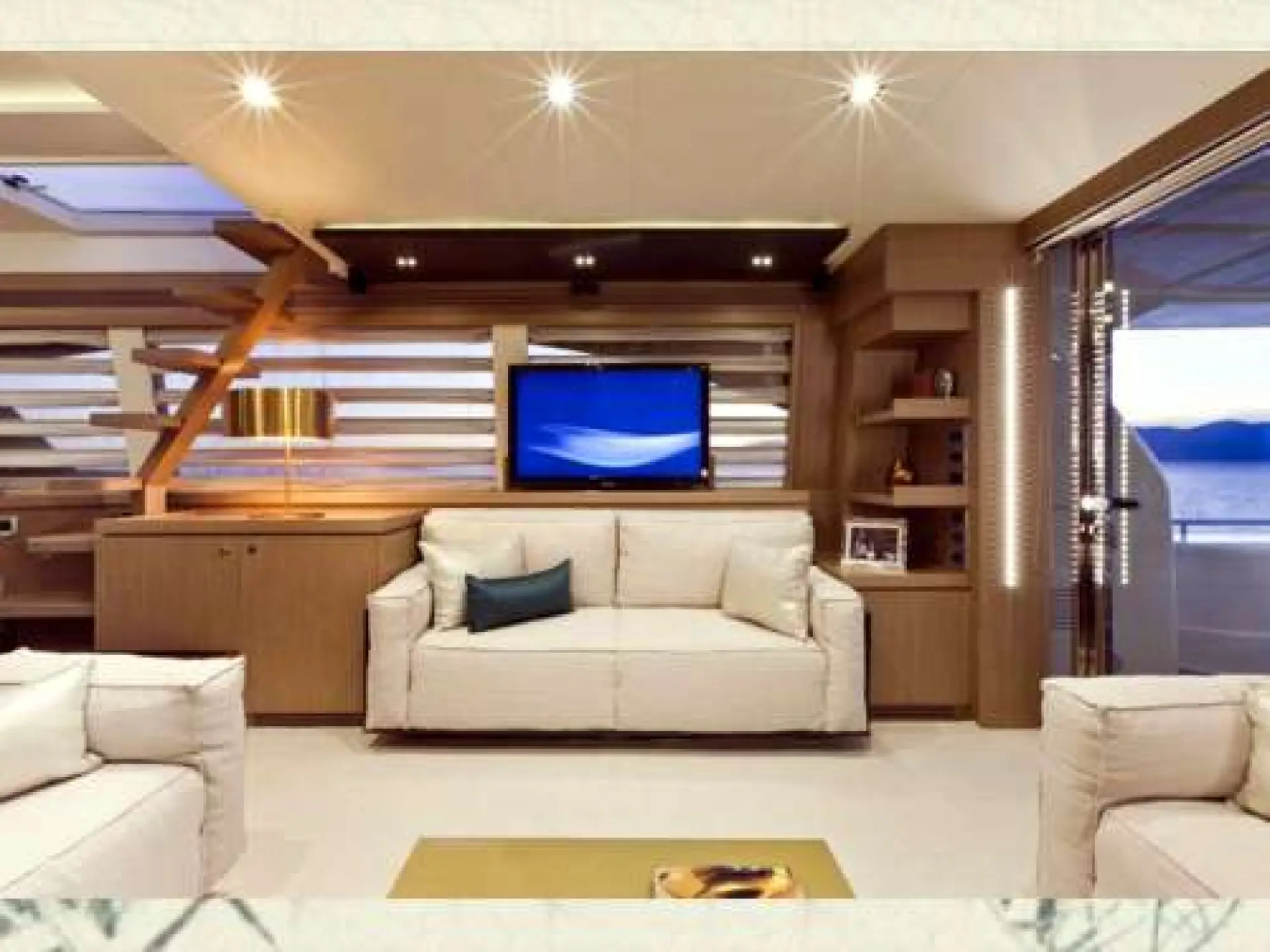 Ferretti 750 — 9/17