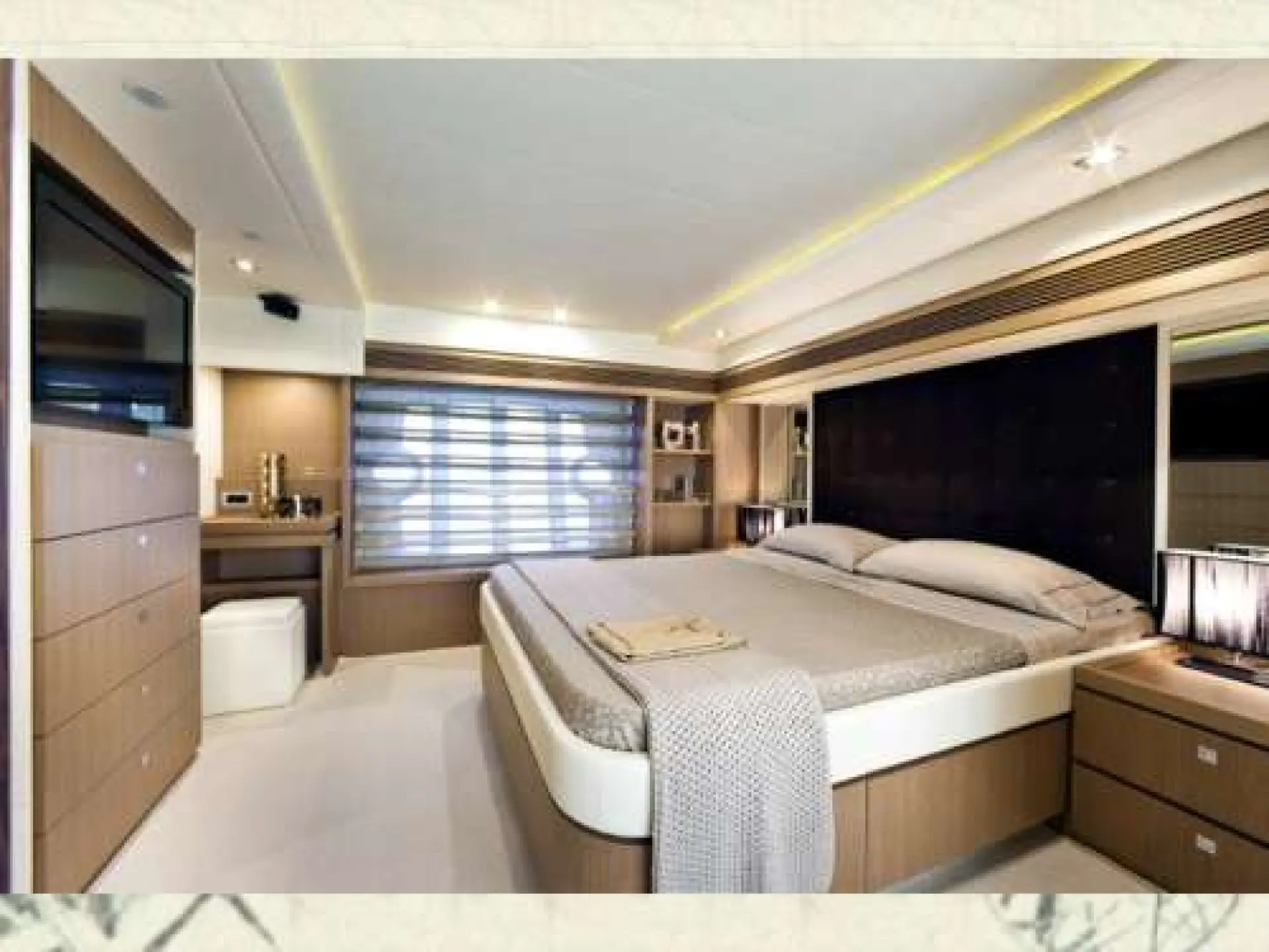Ferretti 750 — 13/17