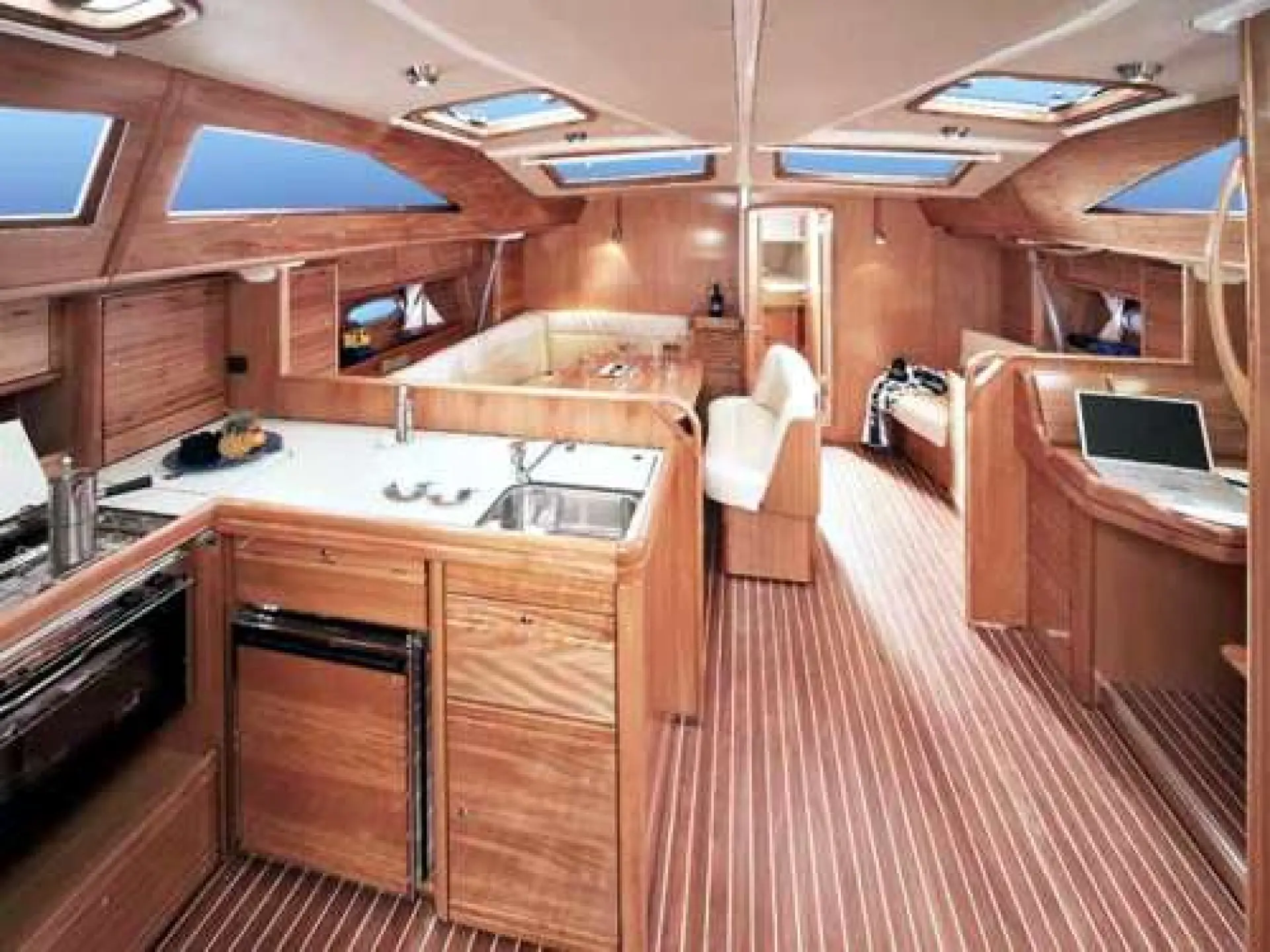 Bavaria 50 Visión — 3/9