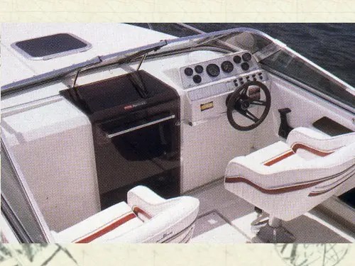Glastron RV 224 Aventura — 2/2