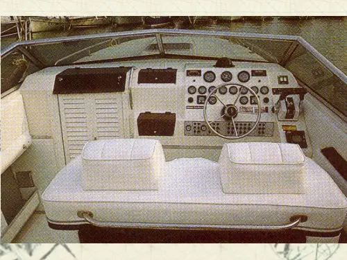 Glastron RV 1100 Top Banana — 3/5