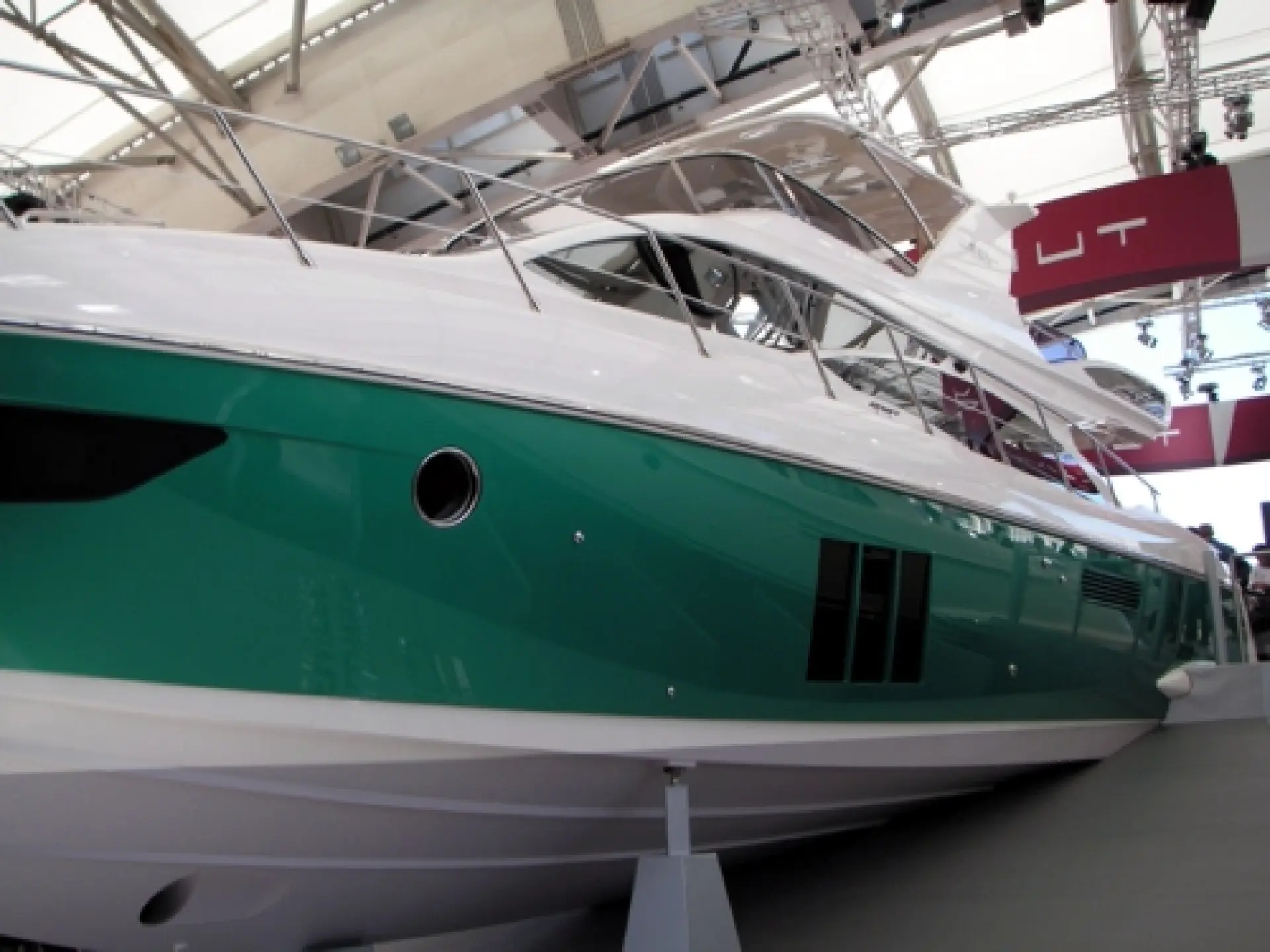 Azimut 58 Fly — 4/17