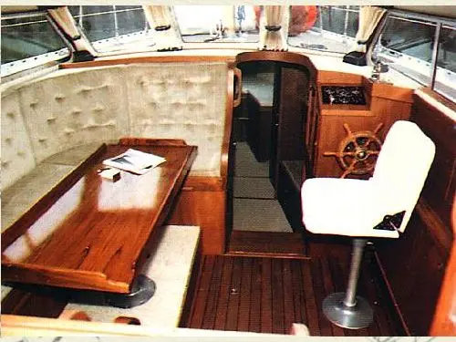 Victor 40 Wheelhouse — 2/4
