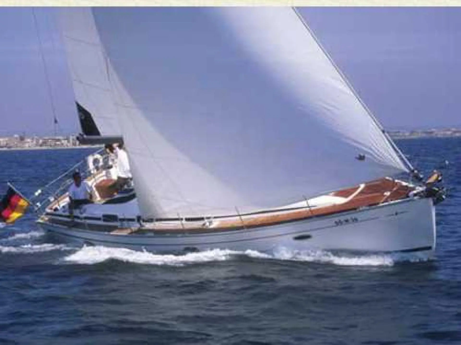Bavaria 42 Cruiser — 4/13