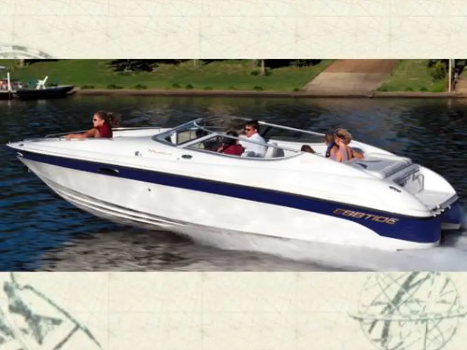 Mystique 2300 Sport Cuddy