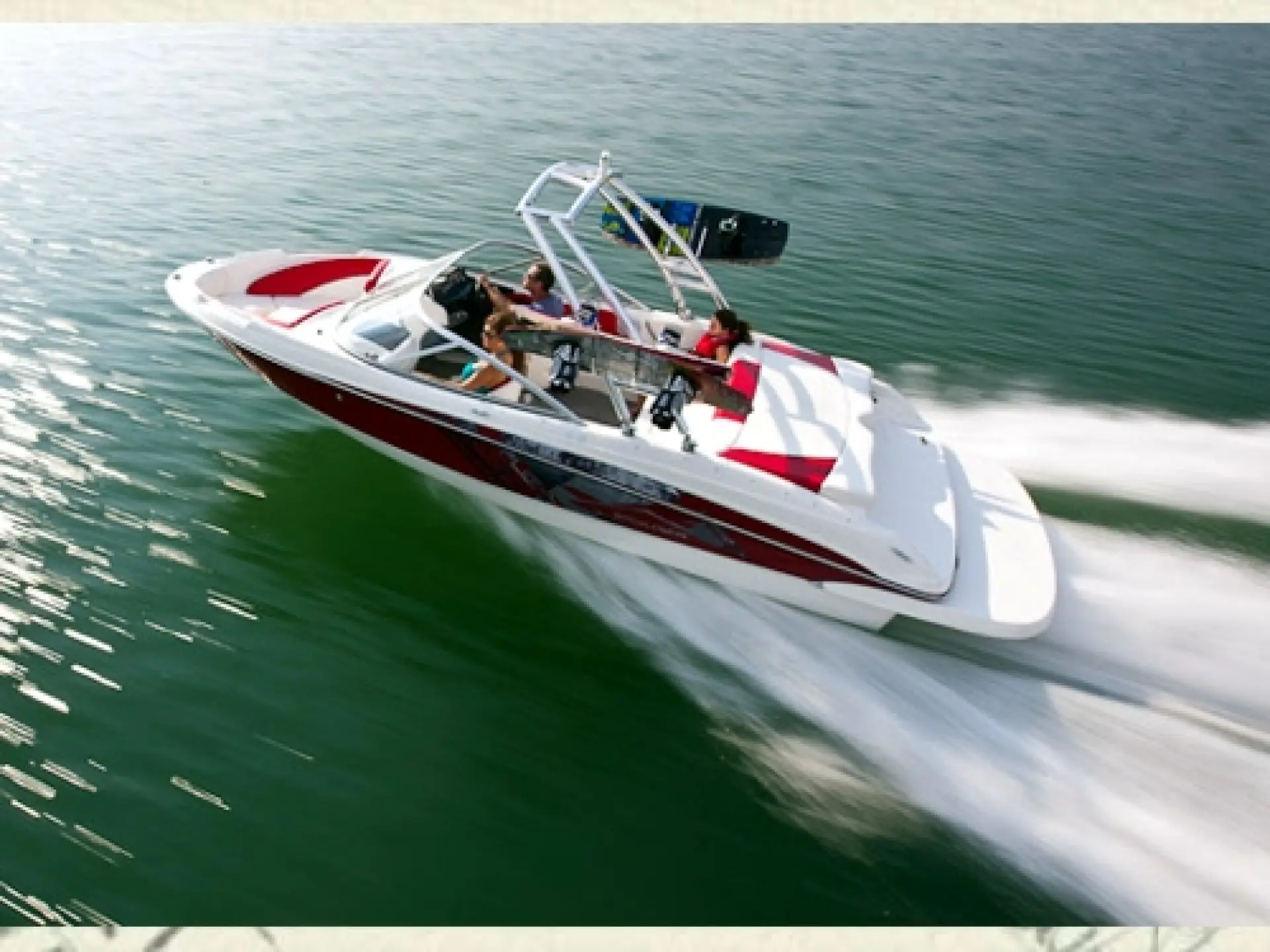 Bayliner 215 Bowrider — 2/4