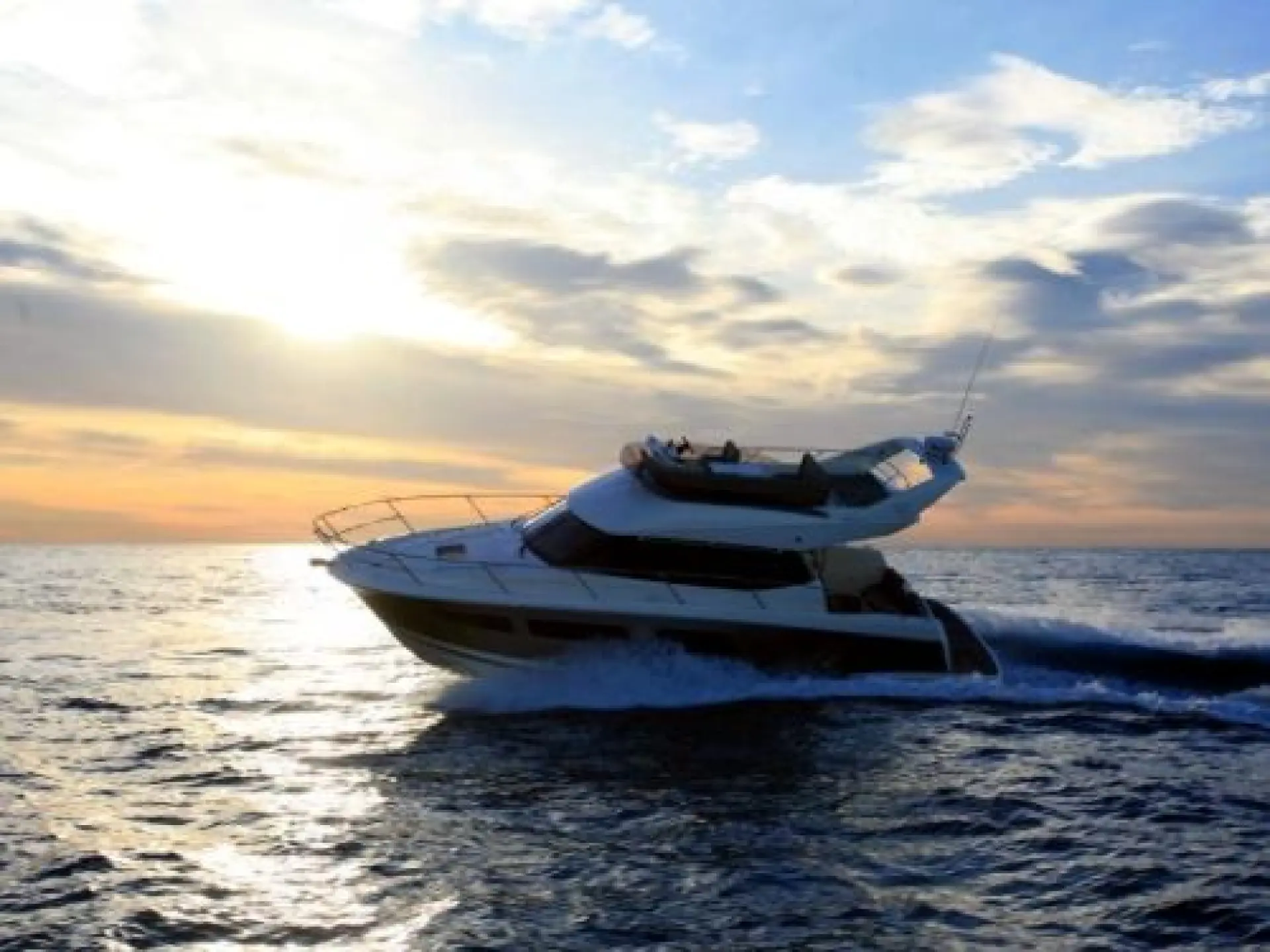 Prestige 350 Flybridge — 4/22