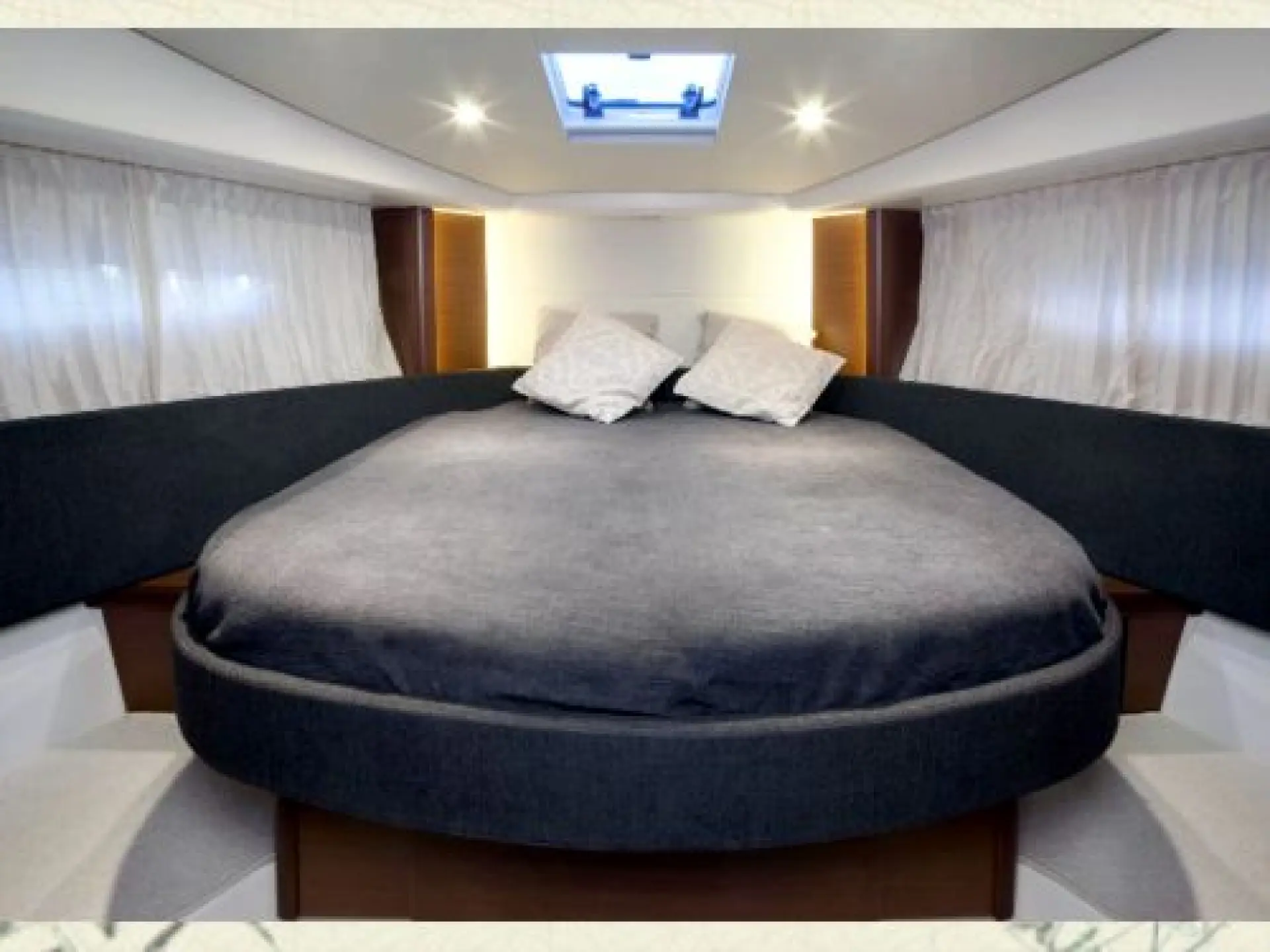 Prestige 350 Flybridge — 13/22