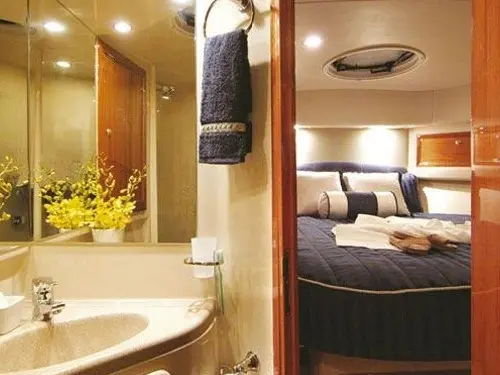 Riviera 42 Flybridge Convertible — 16/18