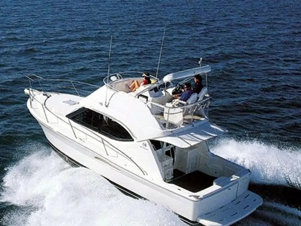 Riviera 33 Flybridge Convertible · 2005
