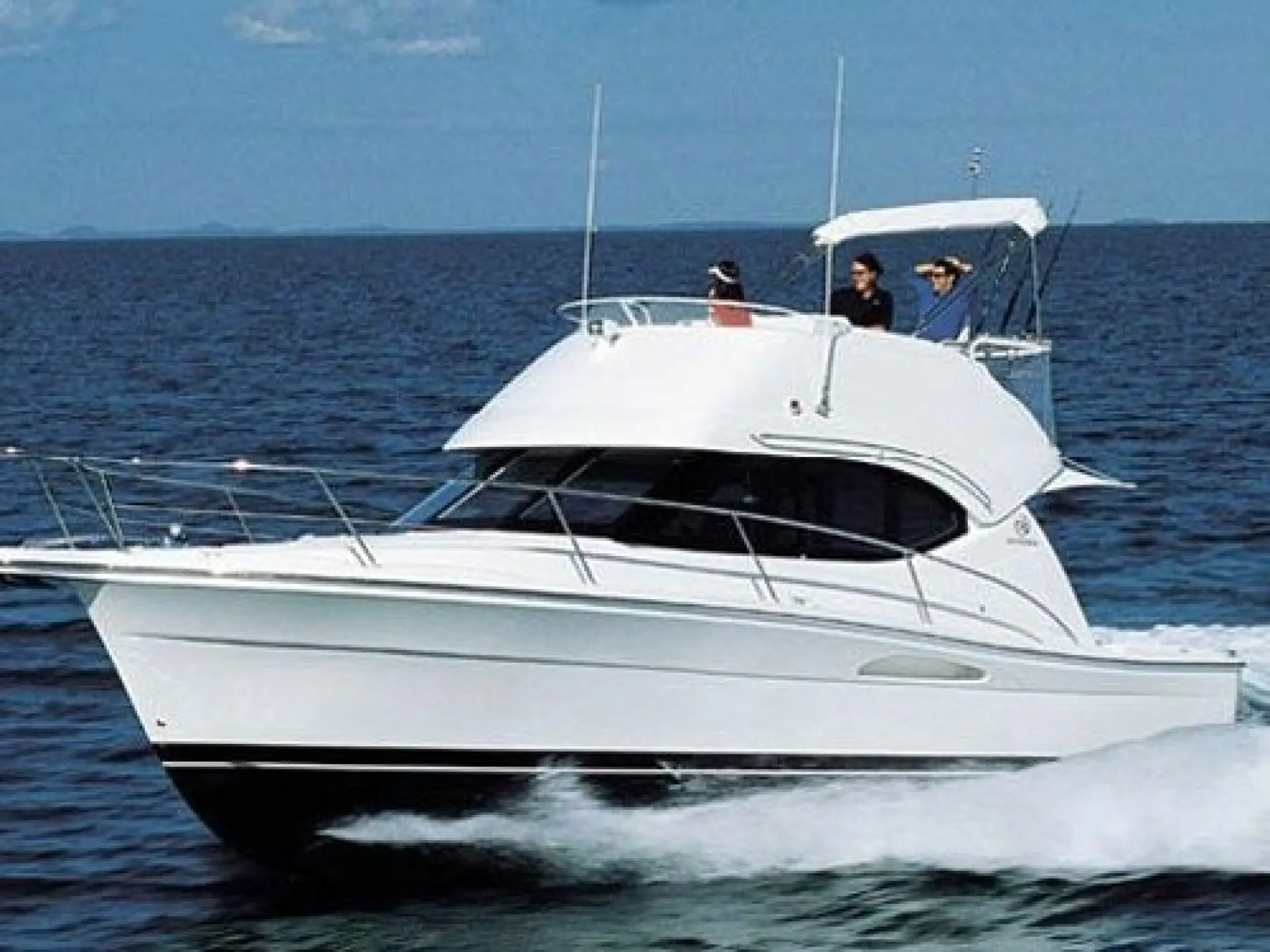 Riviera 33 Flybridge Convertible — 3/13