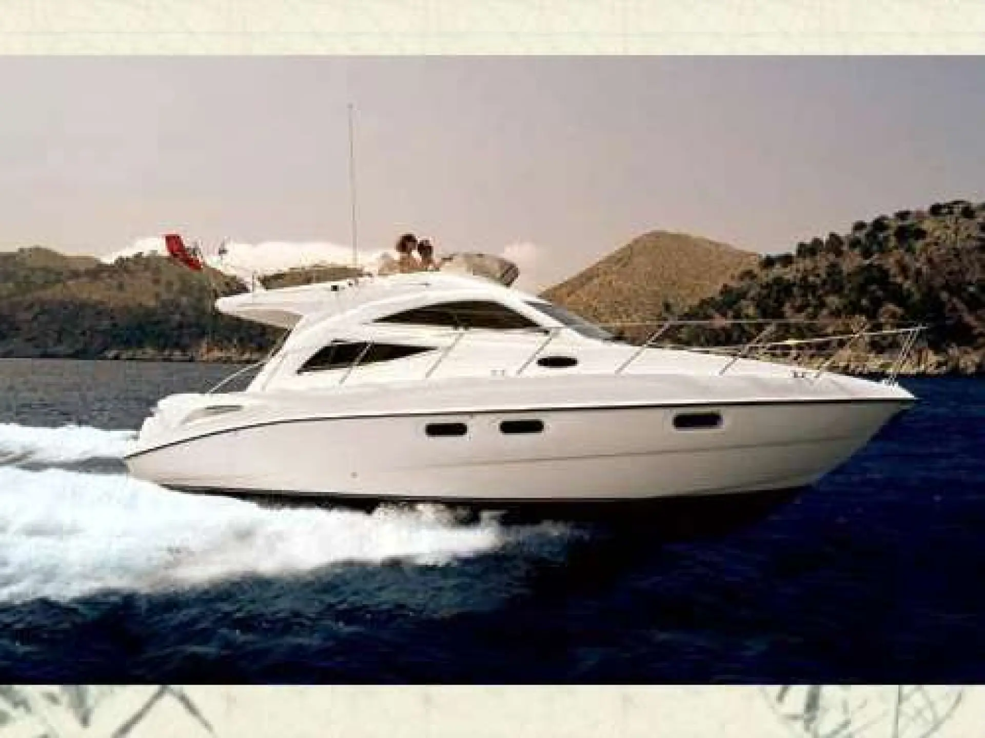 Sealine F 34 Flybridge — 1/21