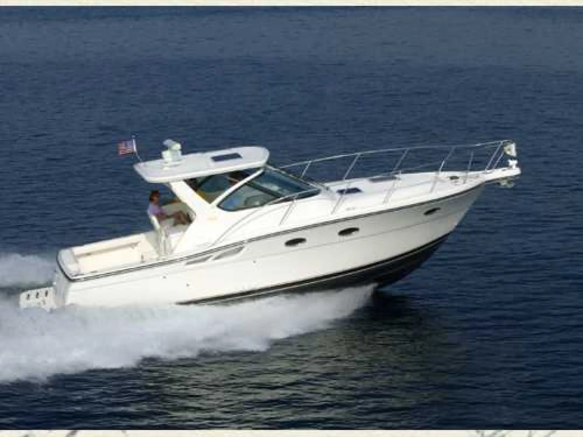 Tiara 3200 Open — 1/9