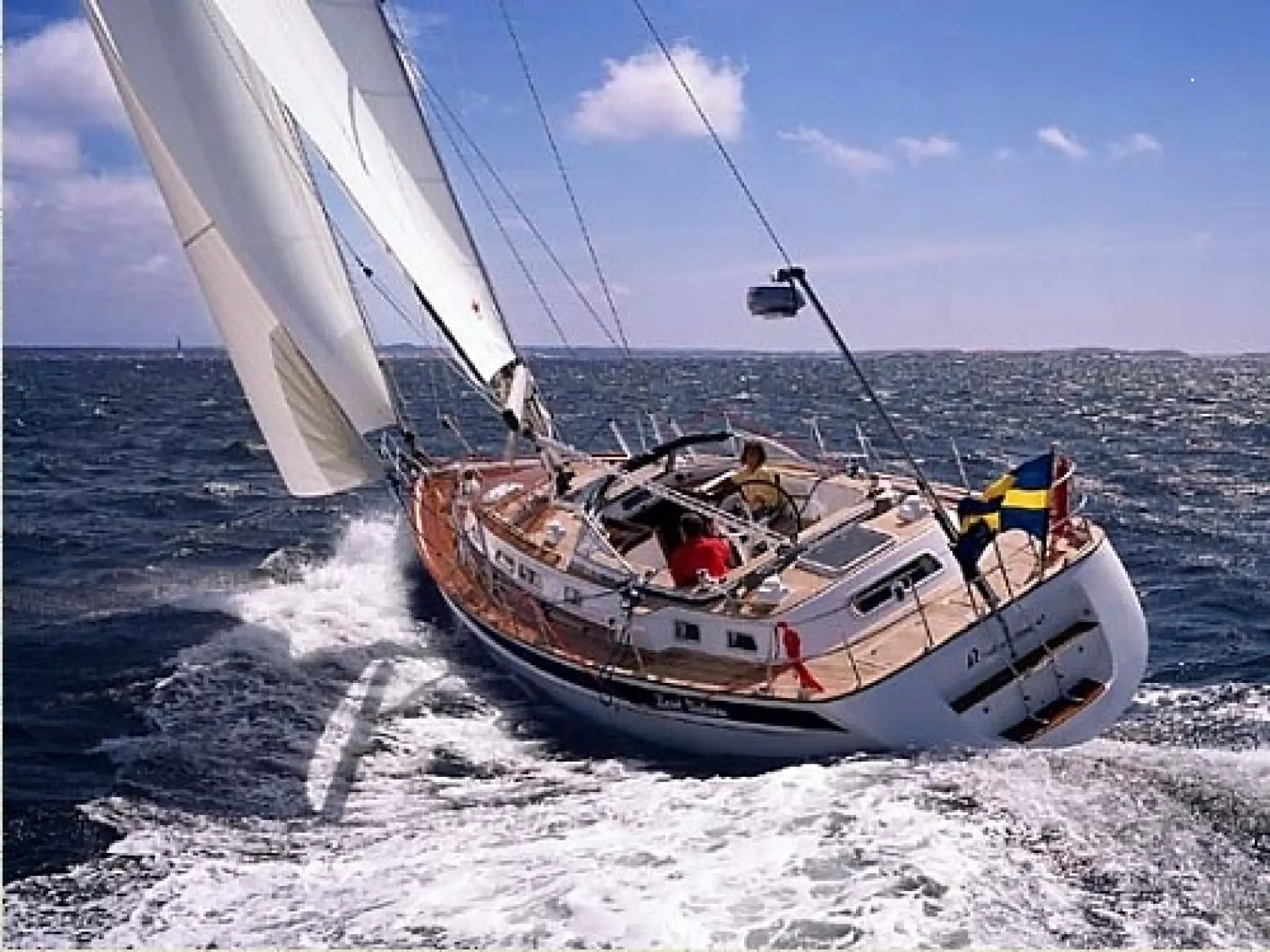 Hallberg Rassy 43 — 4/10