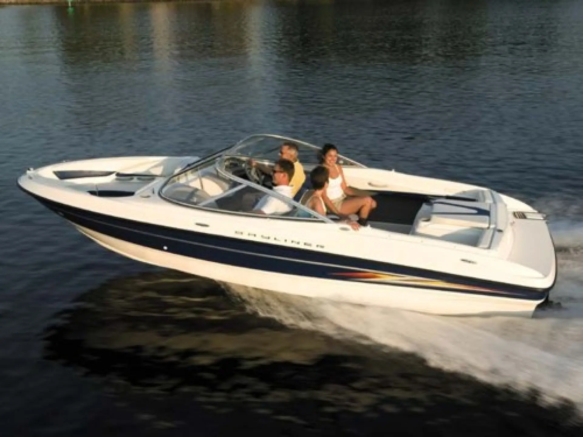 Bayliner 205 Bowrider — 1/5
