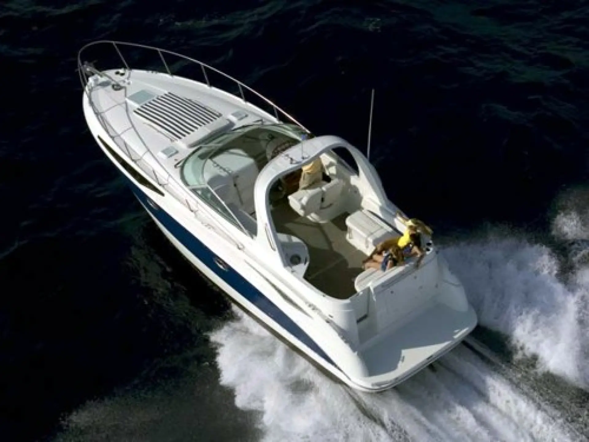 Bayliner 325 Cruiser — 2/13