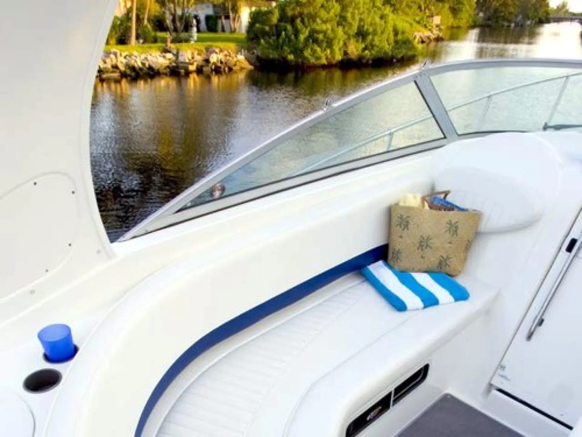 Bayliner 325 Cruiser — 9/13