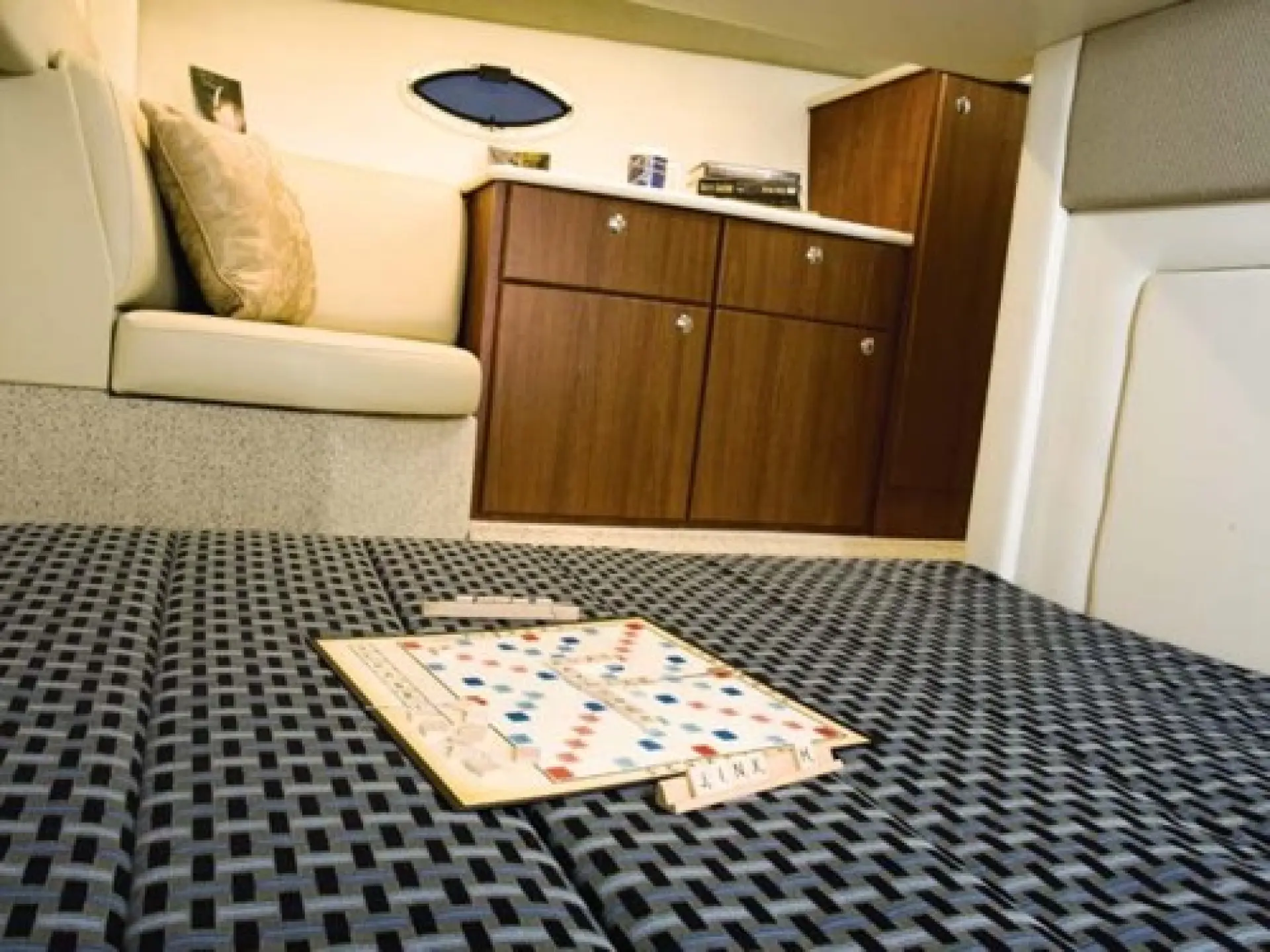 Bayliner 325 Cruiser — 12/13