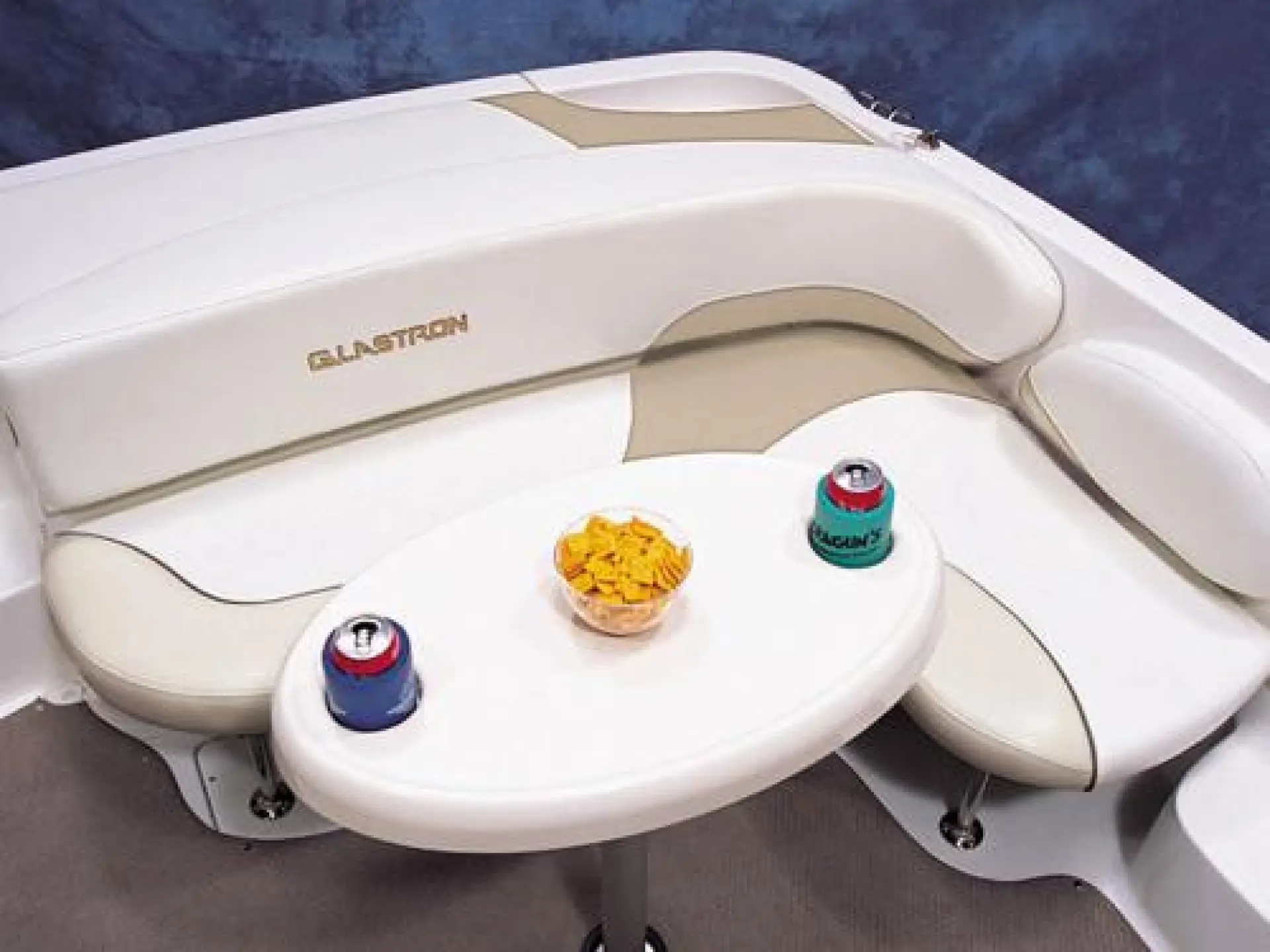 Glastron DX 235 — 3/6