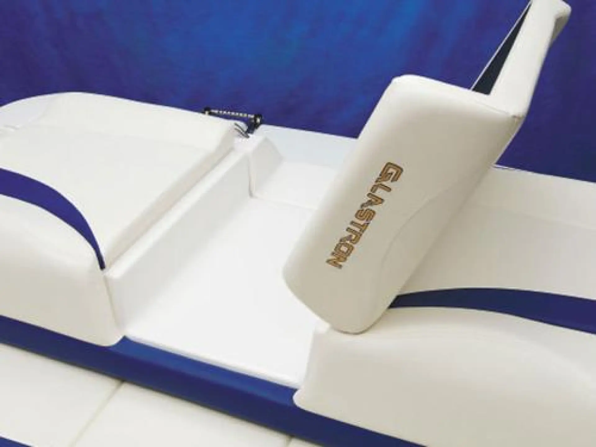 Glastron GS 219 — 4/6