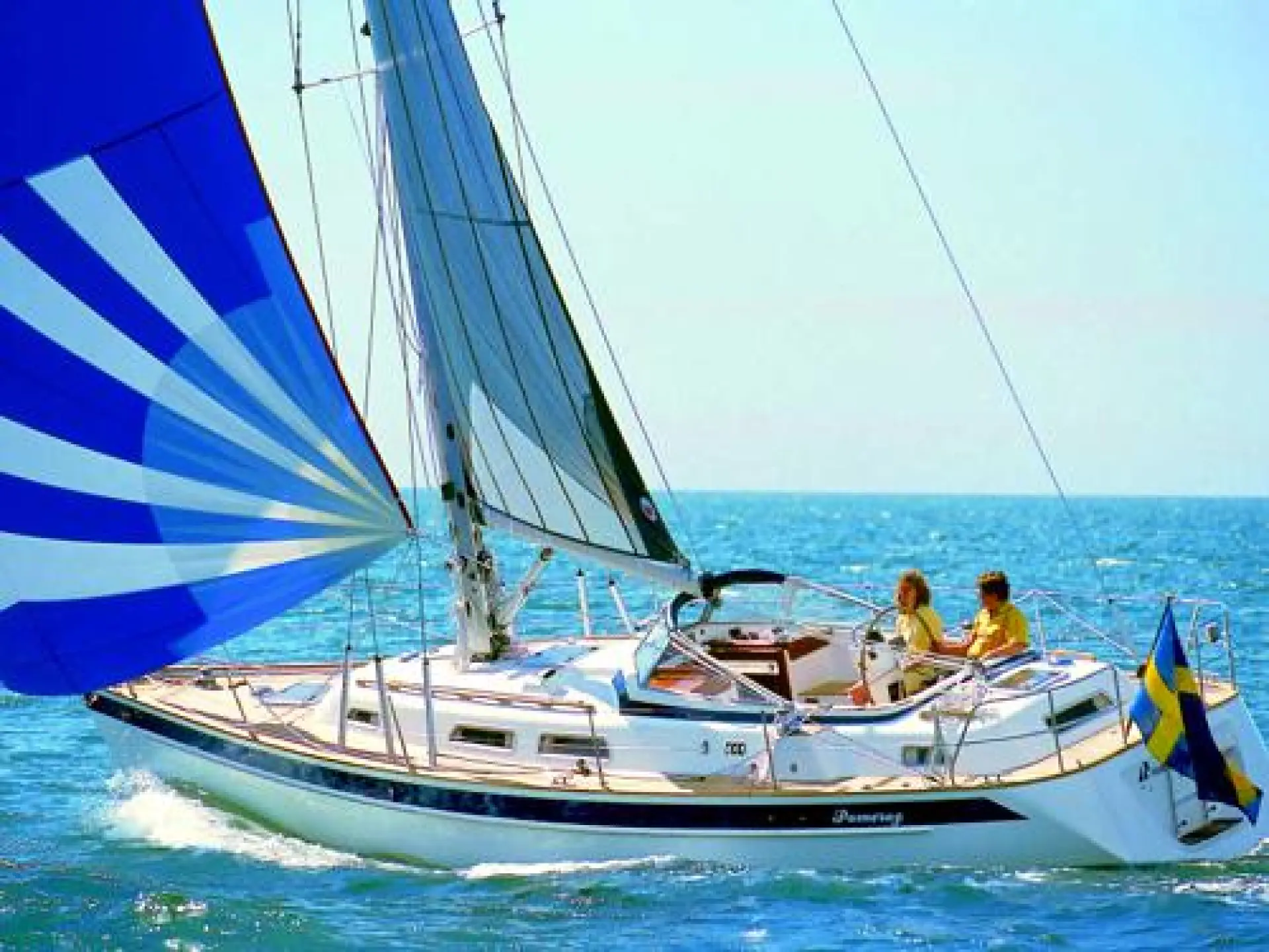 Hallberg Rassy 37 — 2/15