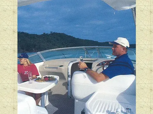 Riviera 3000 Offshore — 3/8