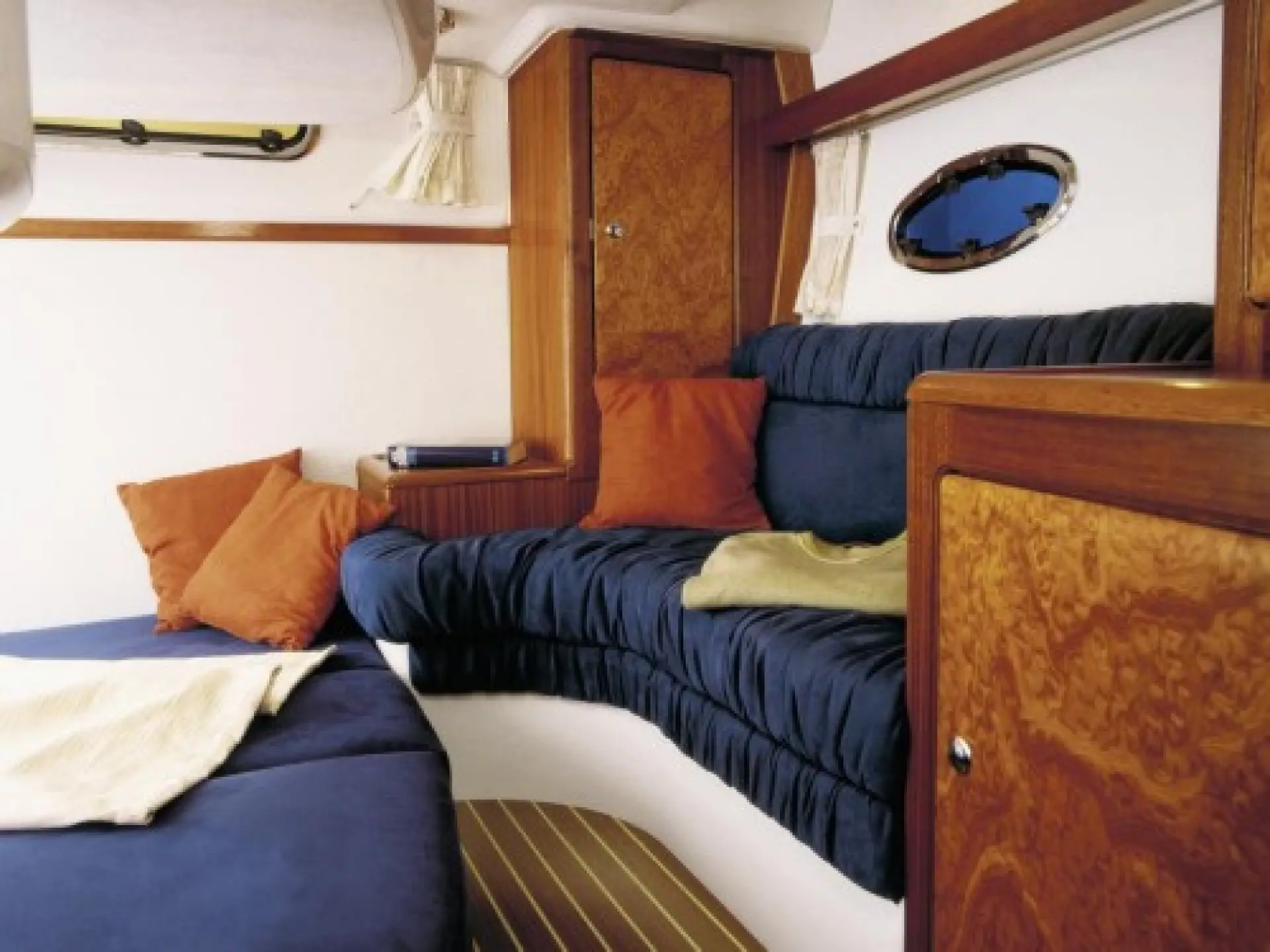 Bavaria 330 Sport — 8/13