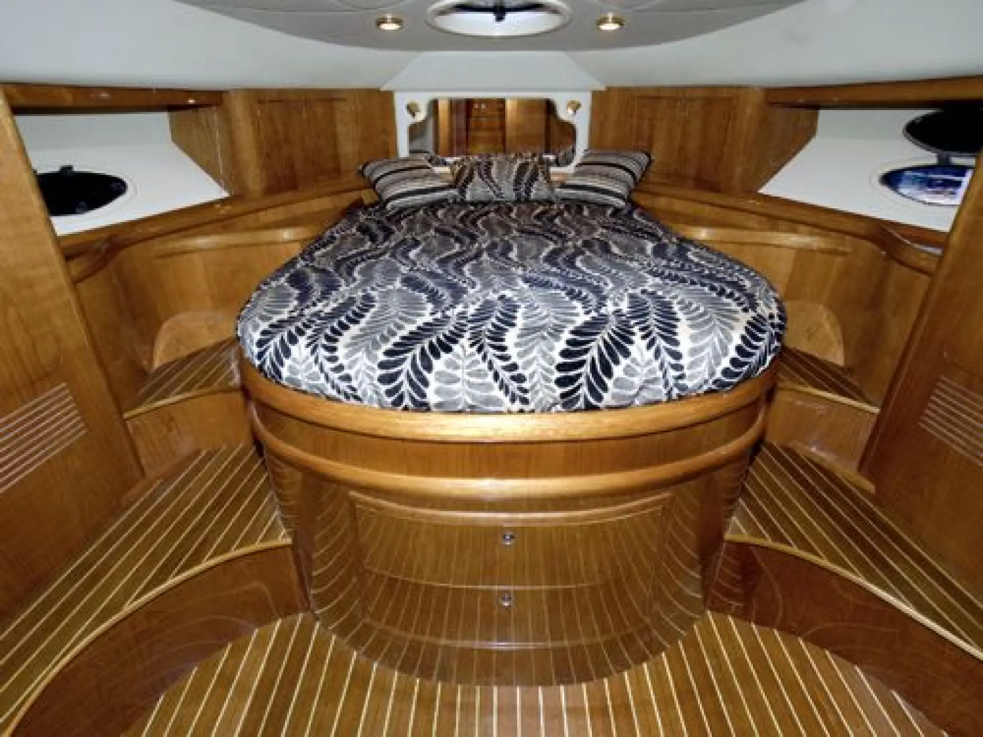 Astinor 52 Cruiser — 9/12