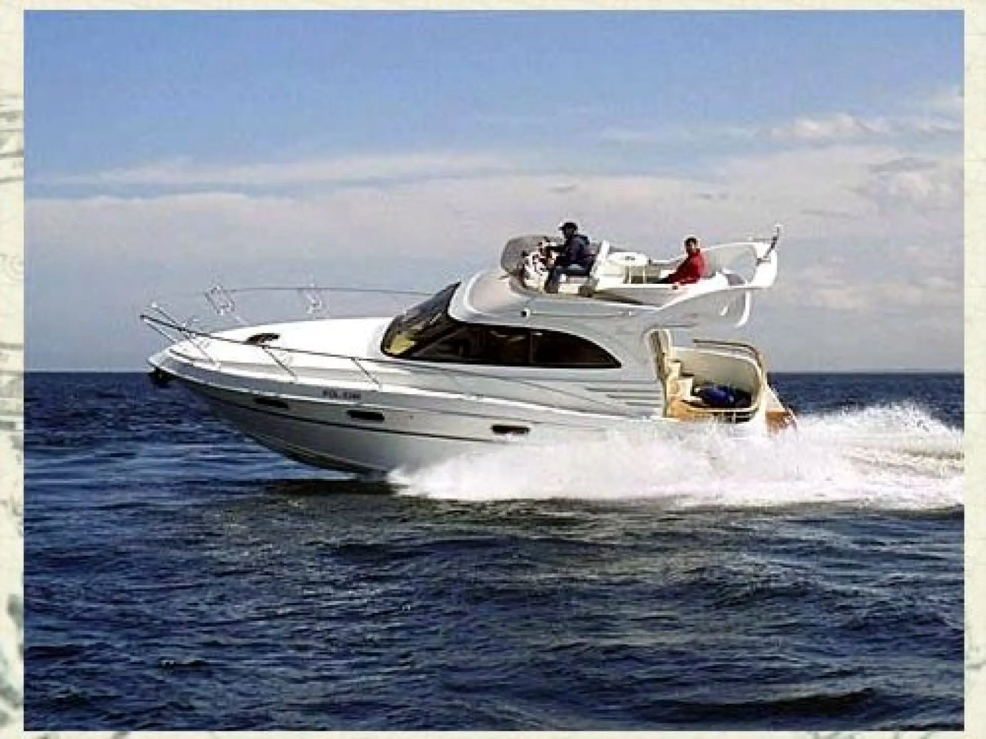Galeon 330 Fly — 1/18
