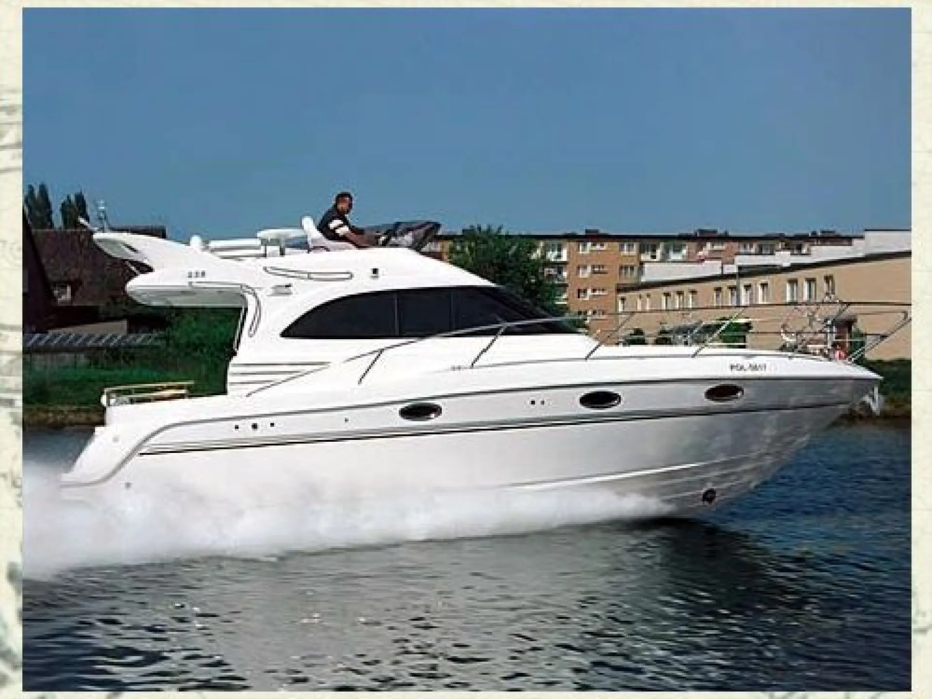 Galeon 330 Fly — 2/18