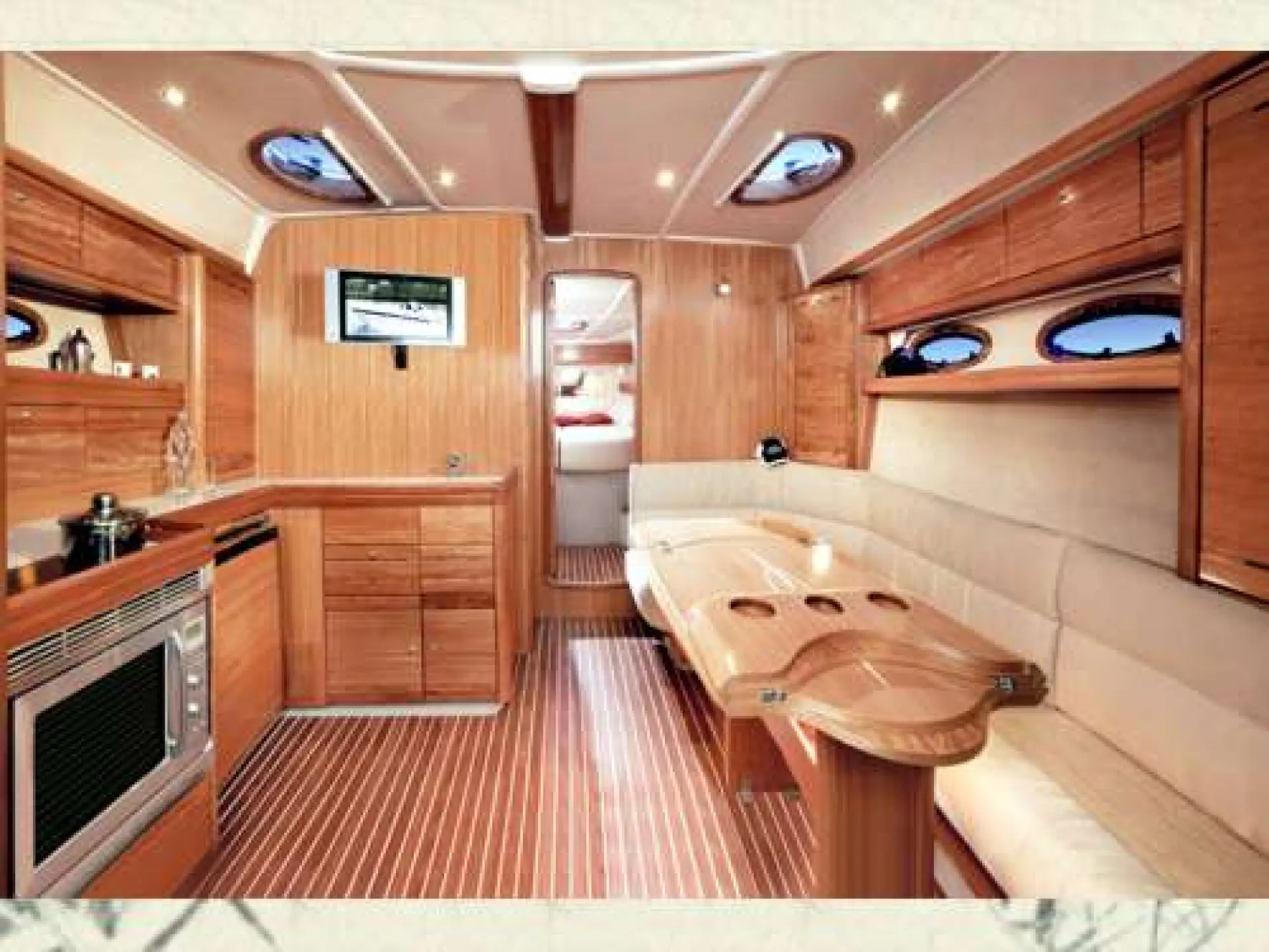 Bavaria 42 Sport HT — 4/13