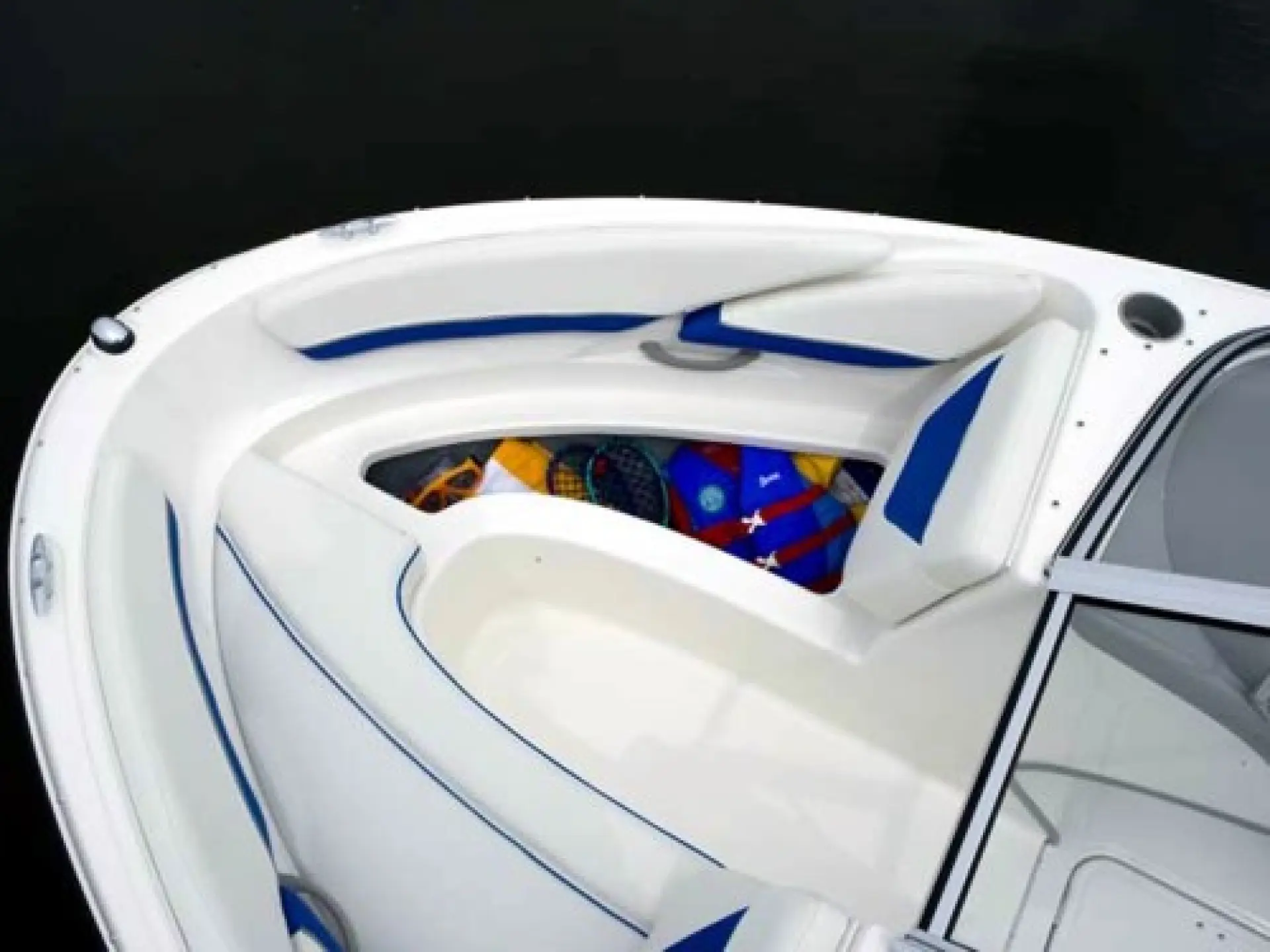 Bayliner 185 Bowrider — 2/5