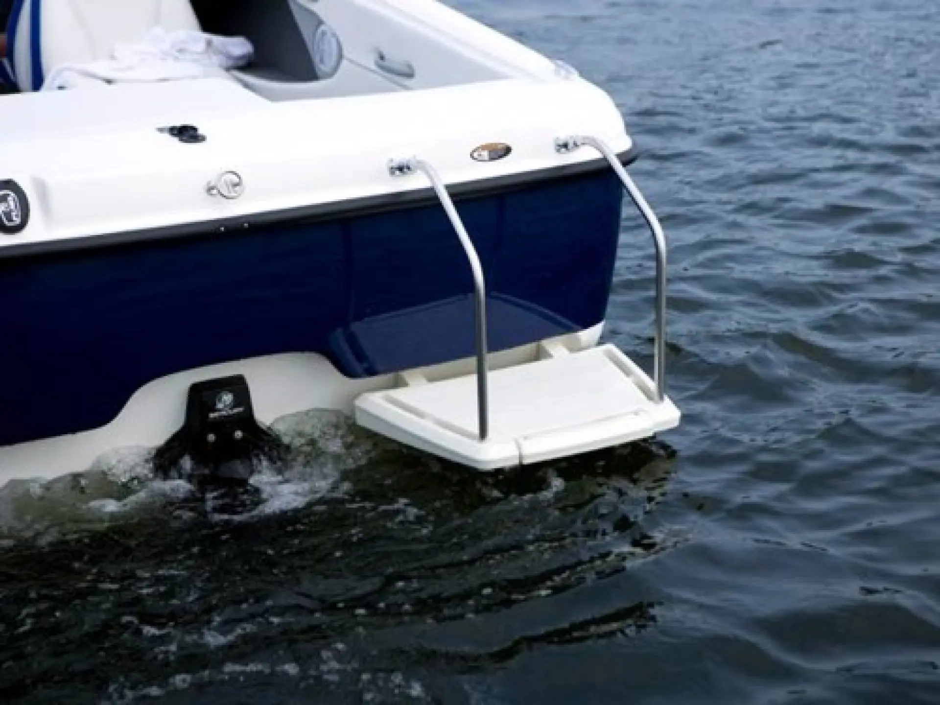 Bayliner 215 Discovery Bowrider — 3/4