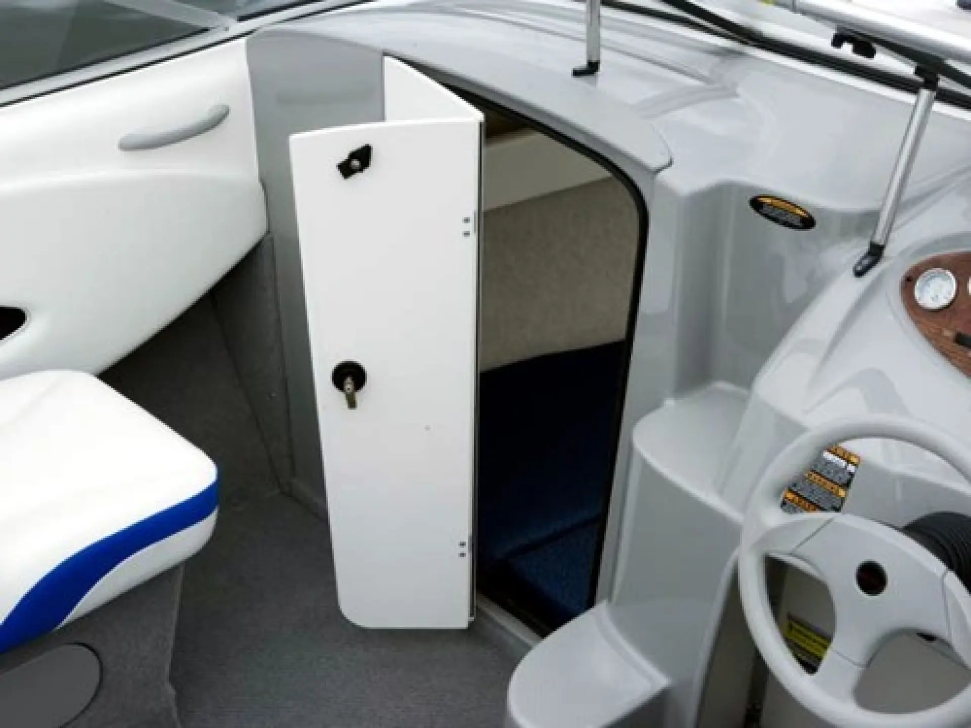 Bayliner 210 Discovery Cuddy — 3/4
