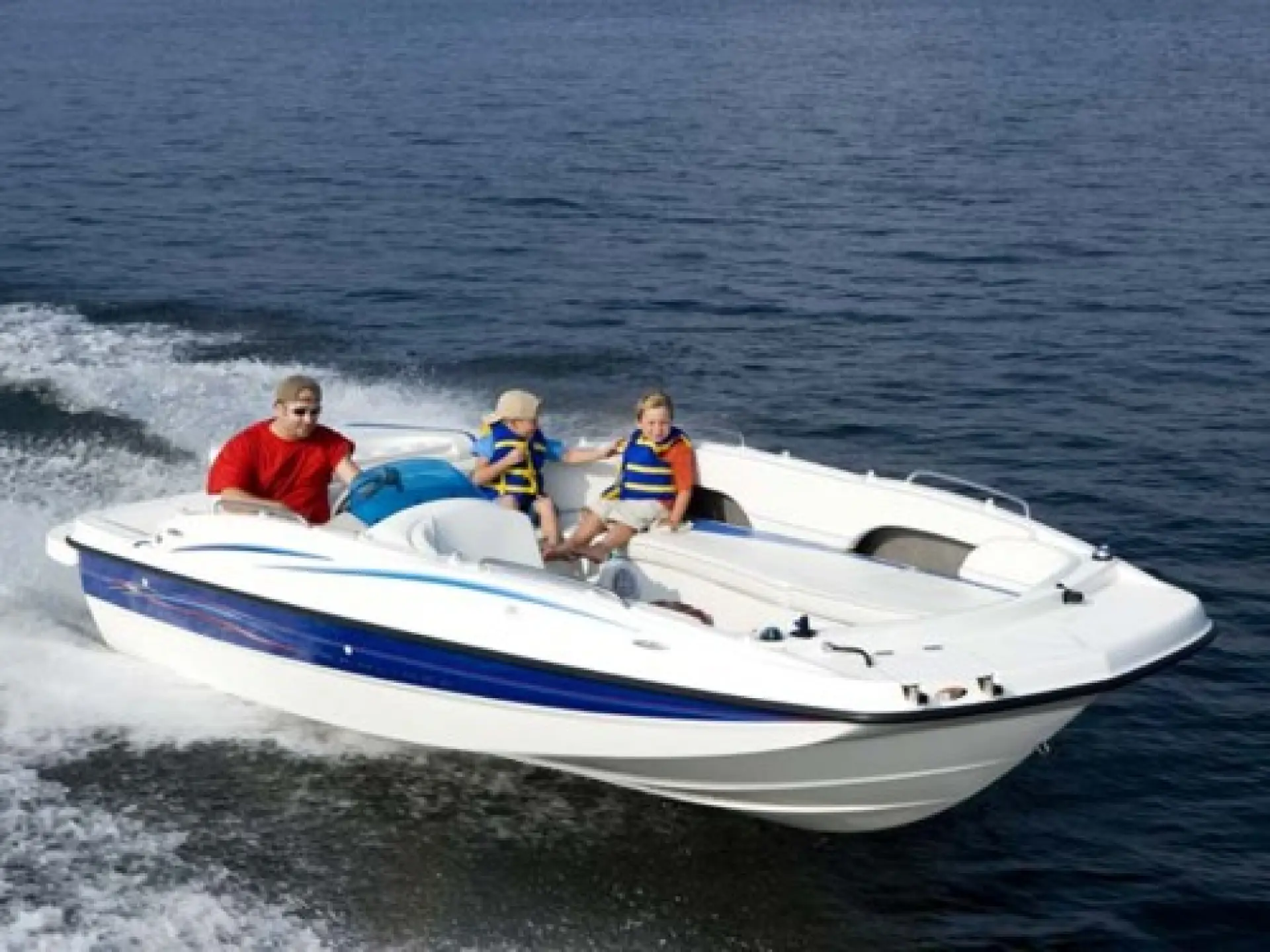 Bayliner 197 Deck Boat — 2/6