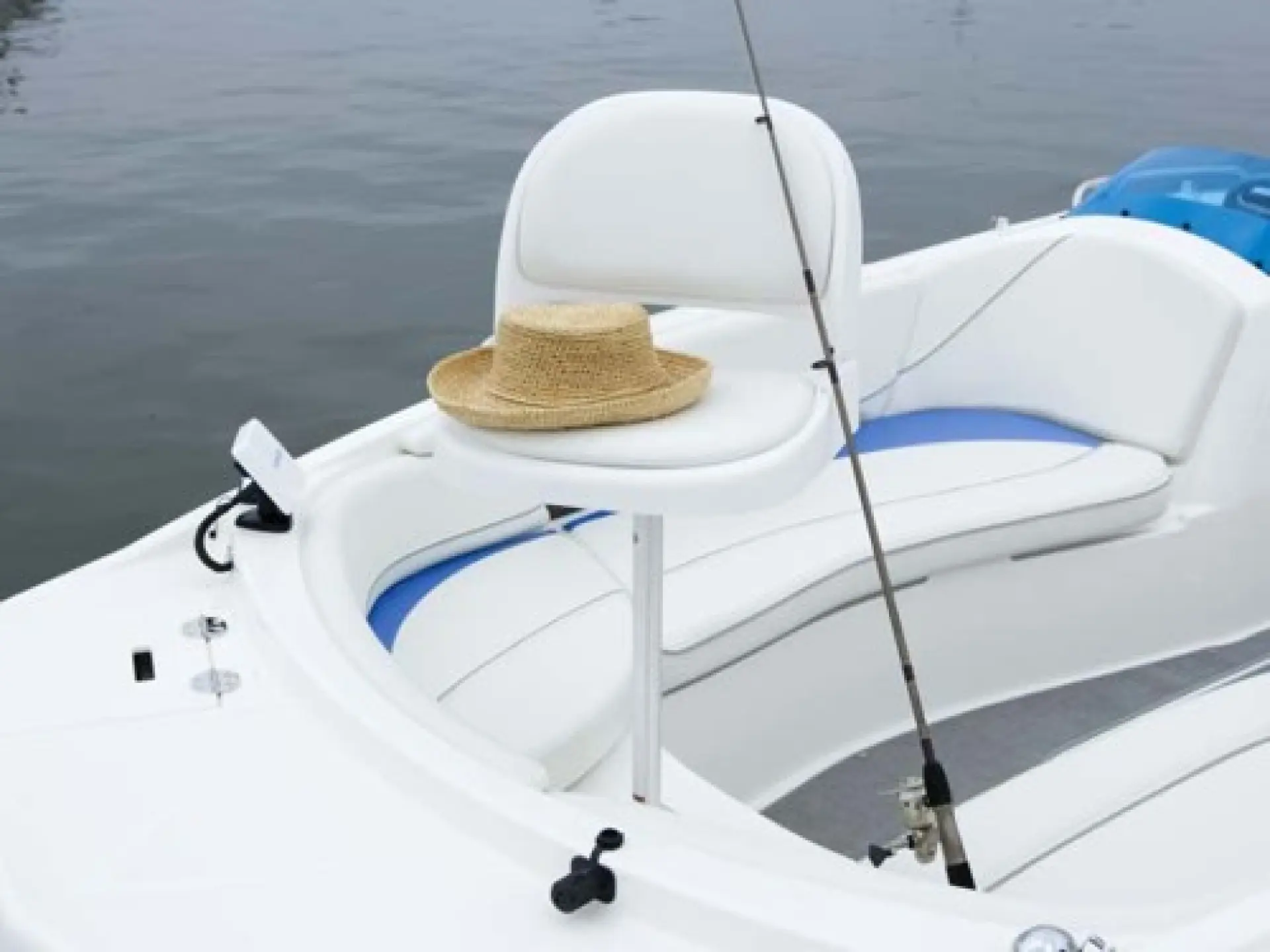 Bayliner 197 Deck Boat — 4/6