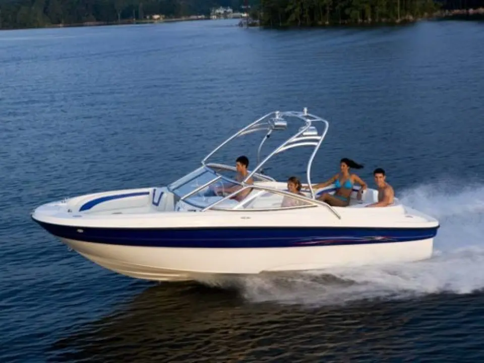 Bayliner 219 Deck Boat