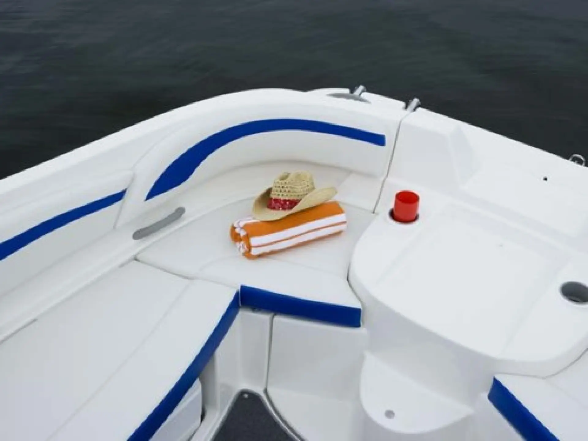 Bayliner 219 Deck Boat — 3/4