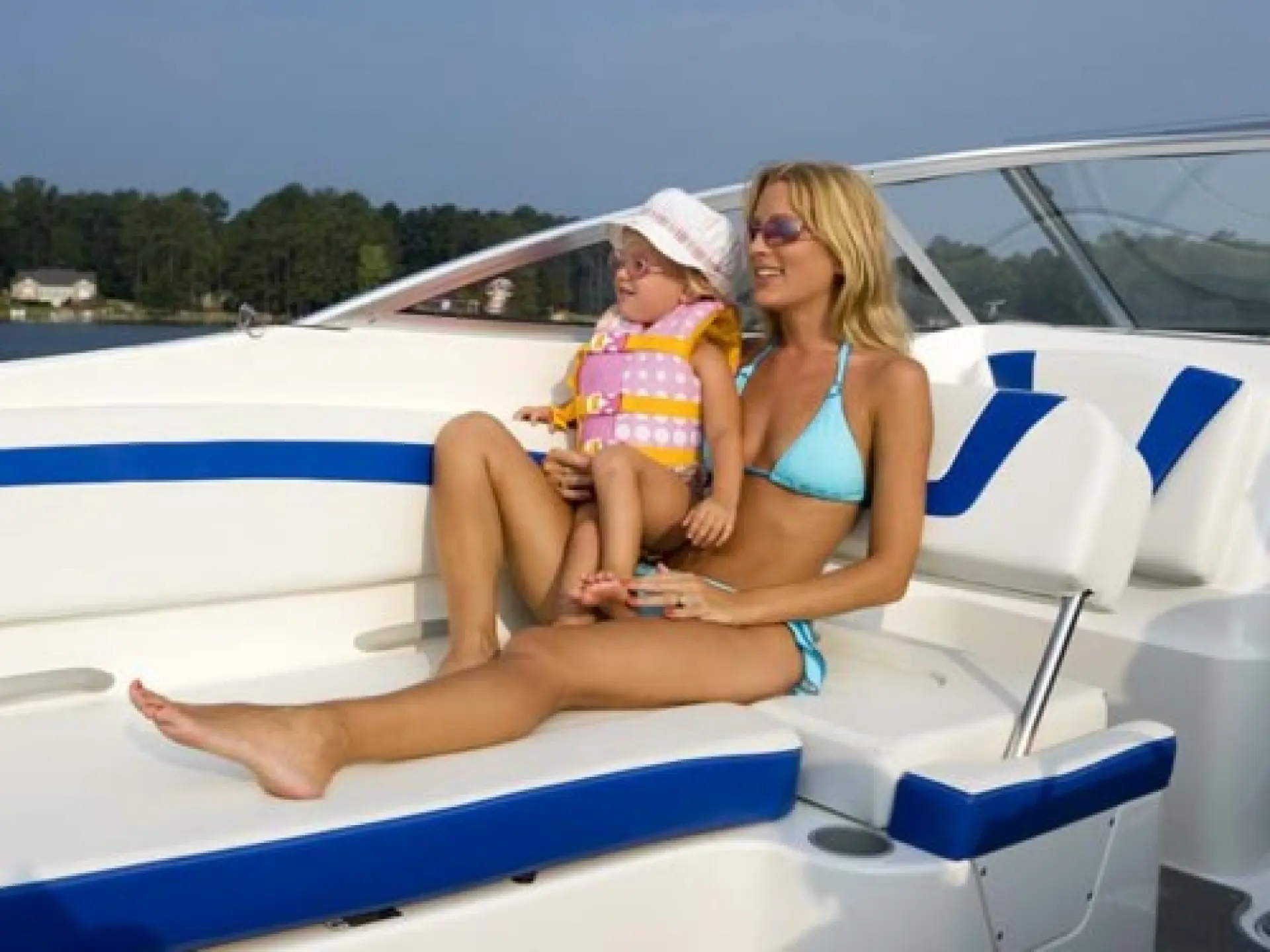 Bayliner 249 Deck Boat — 2/6