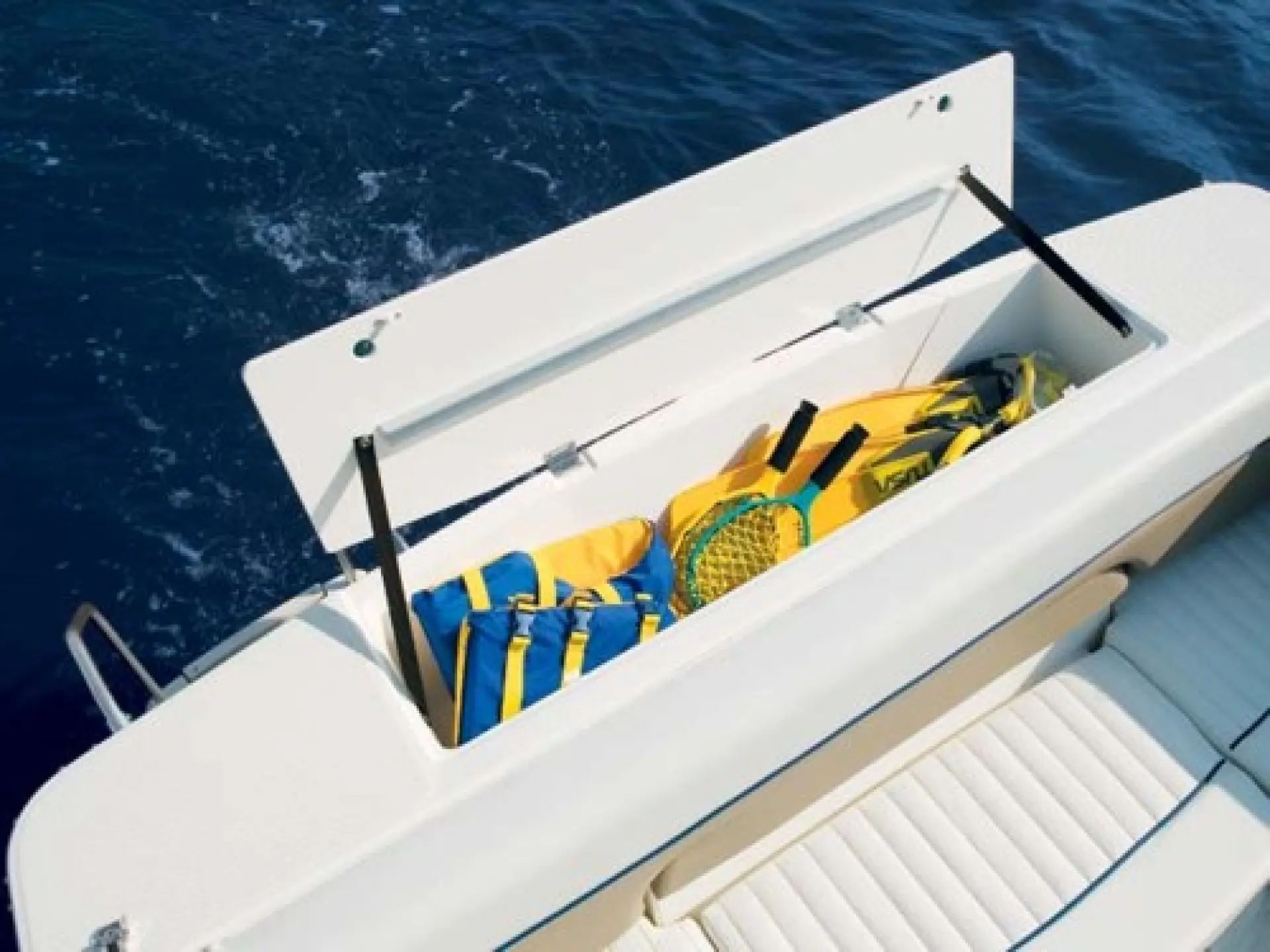 Bayliner 222 Classic Cruiser — 3/4