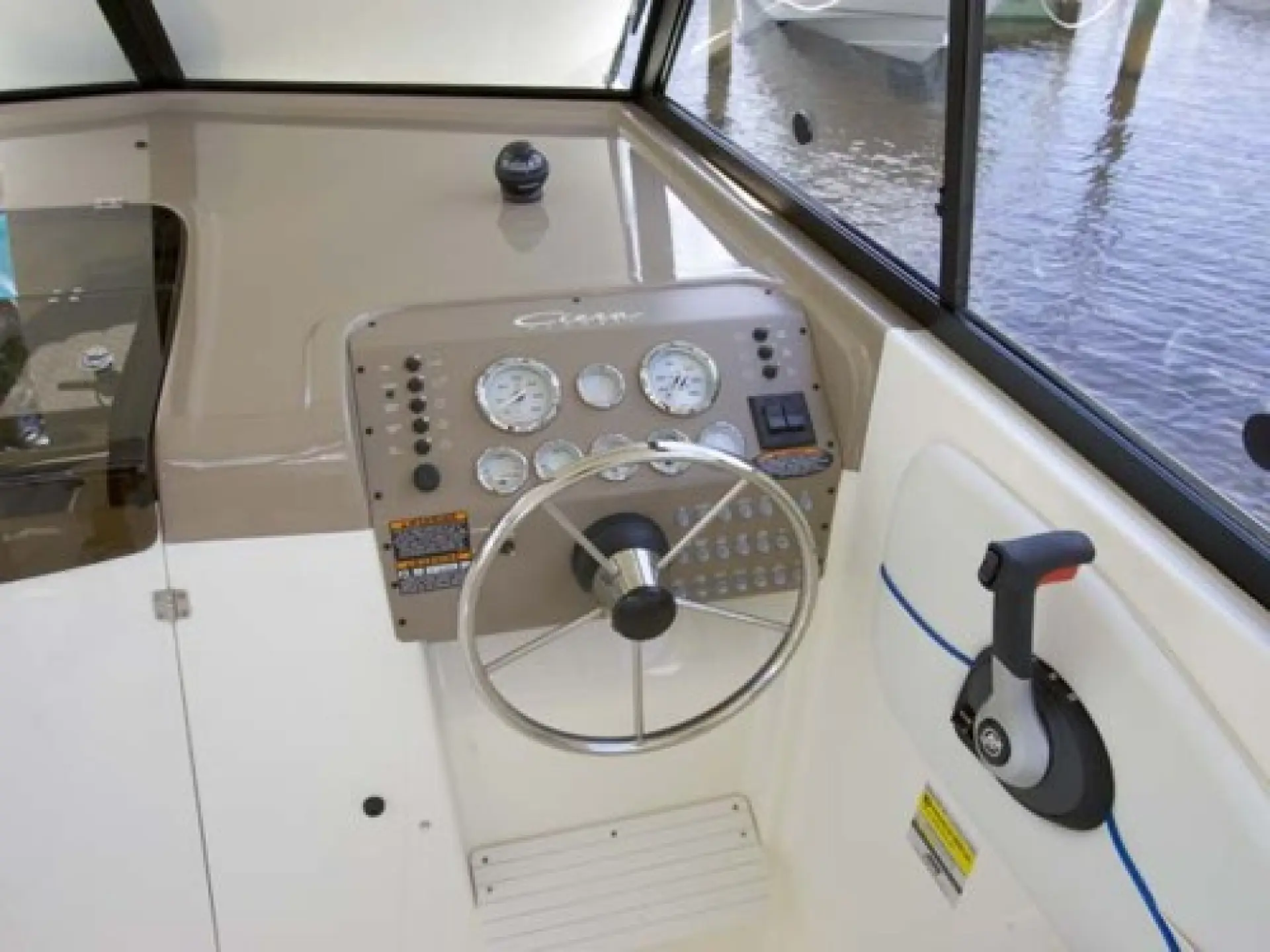 Bayliner 242 Classic Cruisers — 3/4