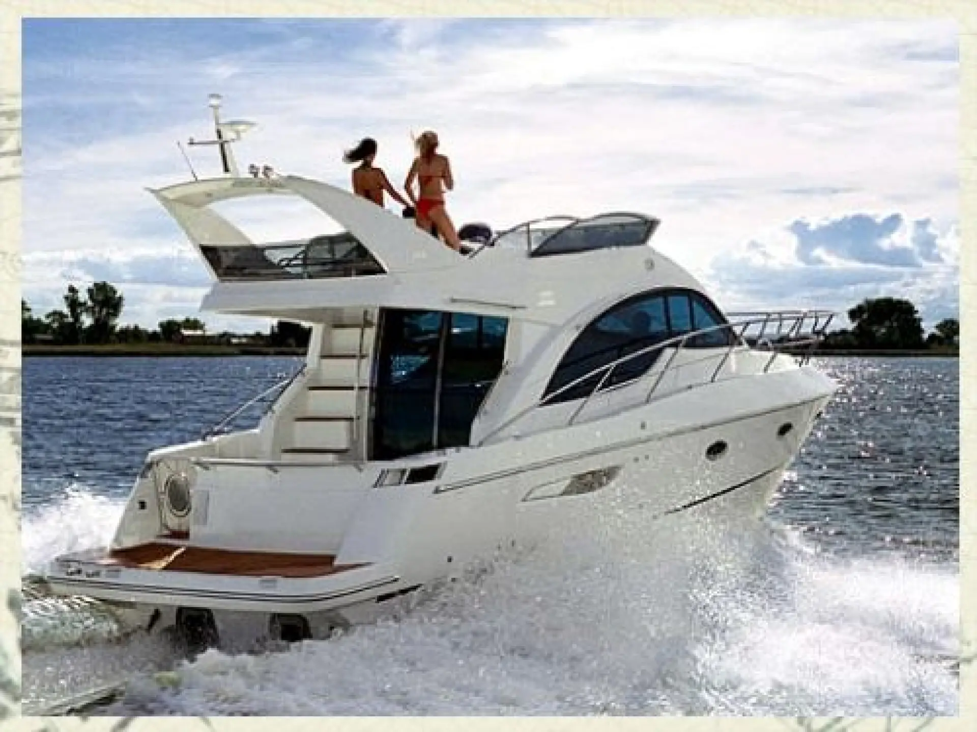 Galeon 390 Fly — 3/9