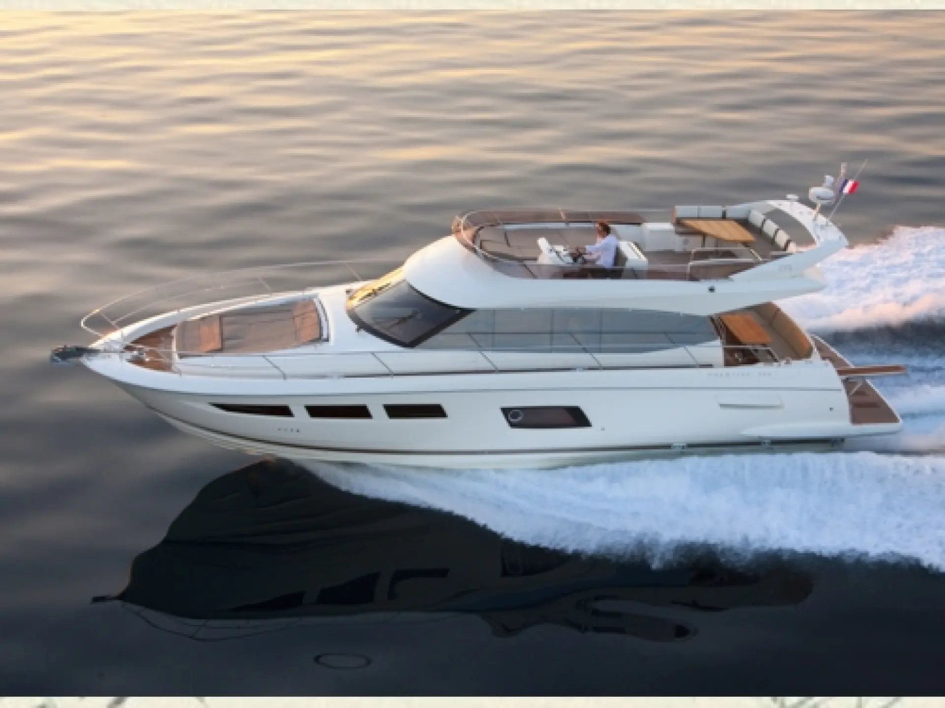 Prestige 550 Flybridge — 6/42