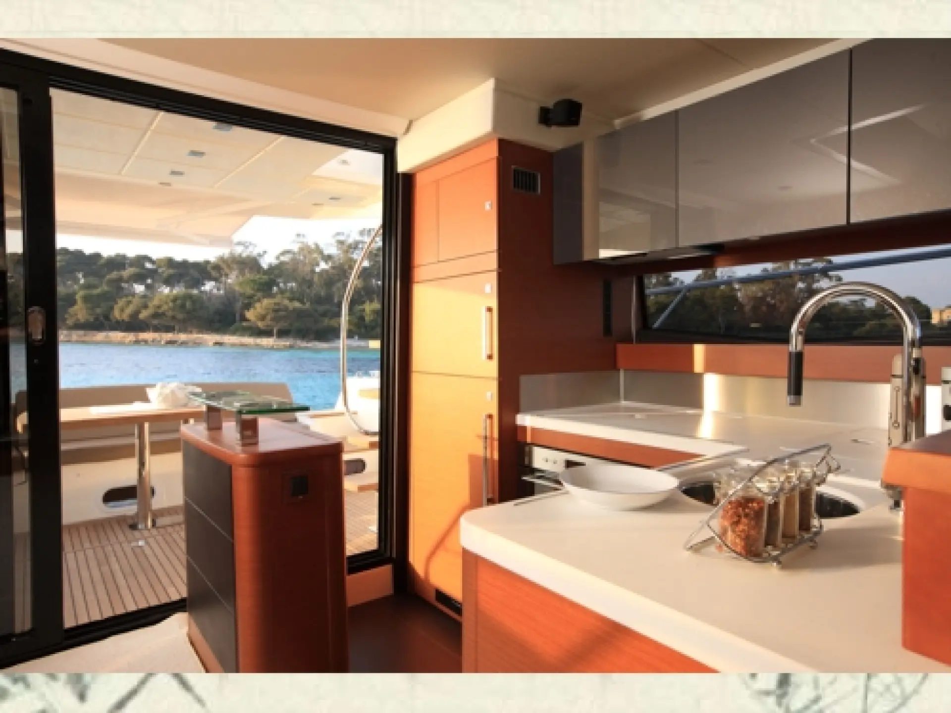 Prestige 550 Flybridge — 17/42