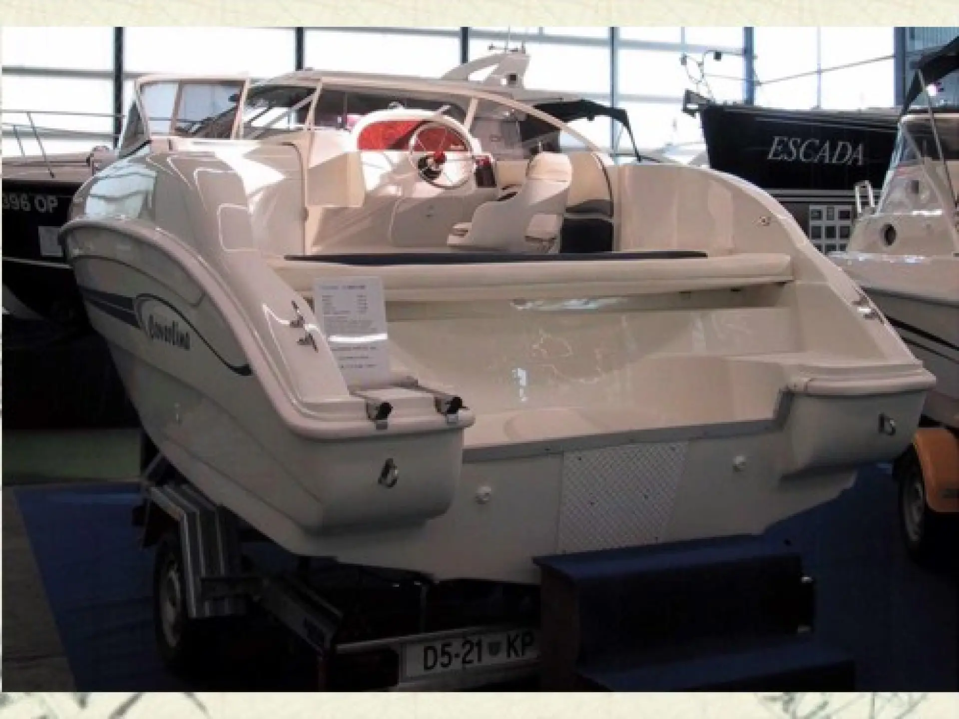 Coverline 580 Cabin FB — 3/4