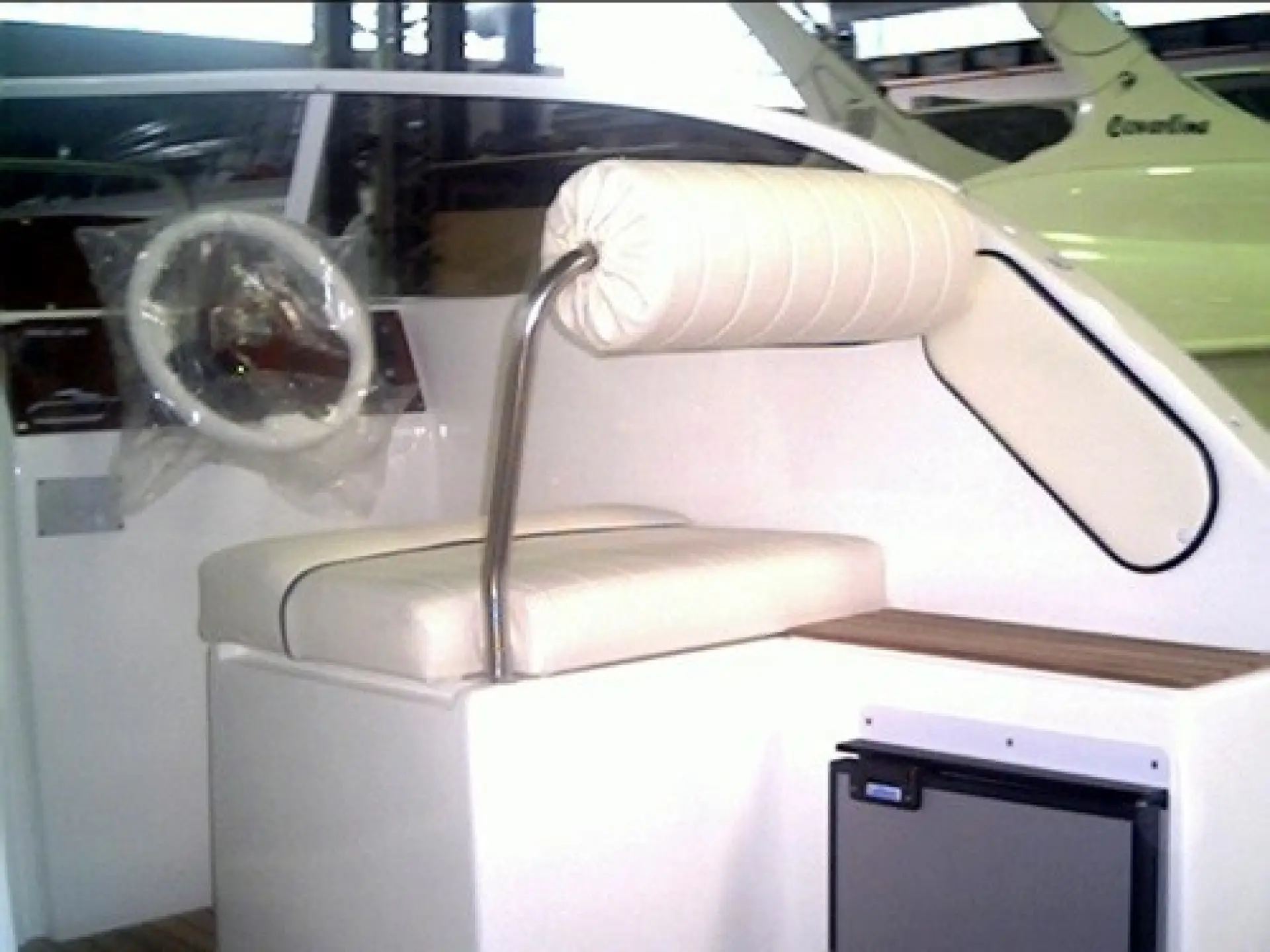 Coverline 640 Cabin FB — 2/5