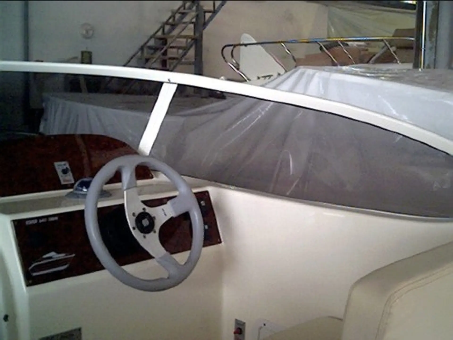 Coverline 640 Cabin FB — 4/5