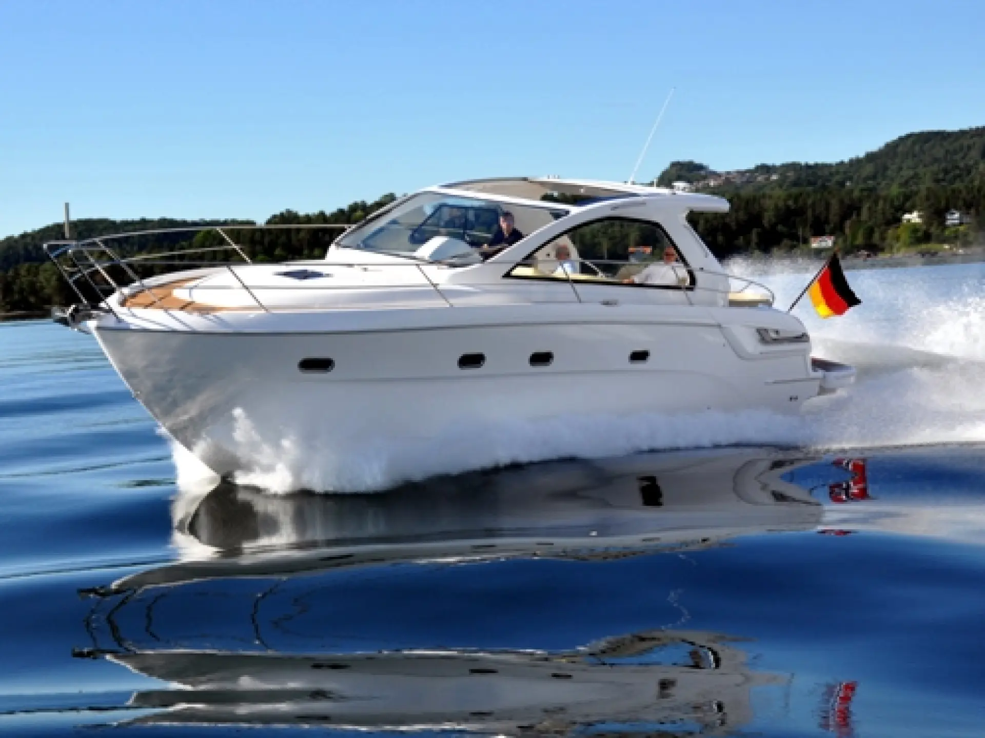 Bavaria 38 Sport HT — 1/13