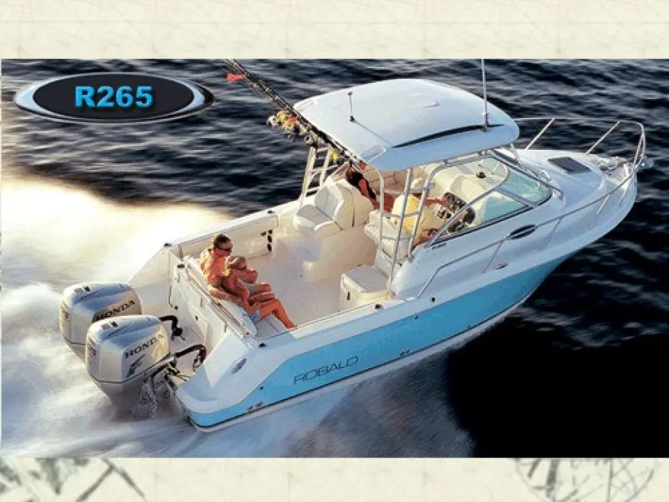 Robalo R 265 Walkaround